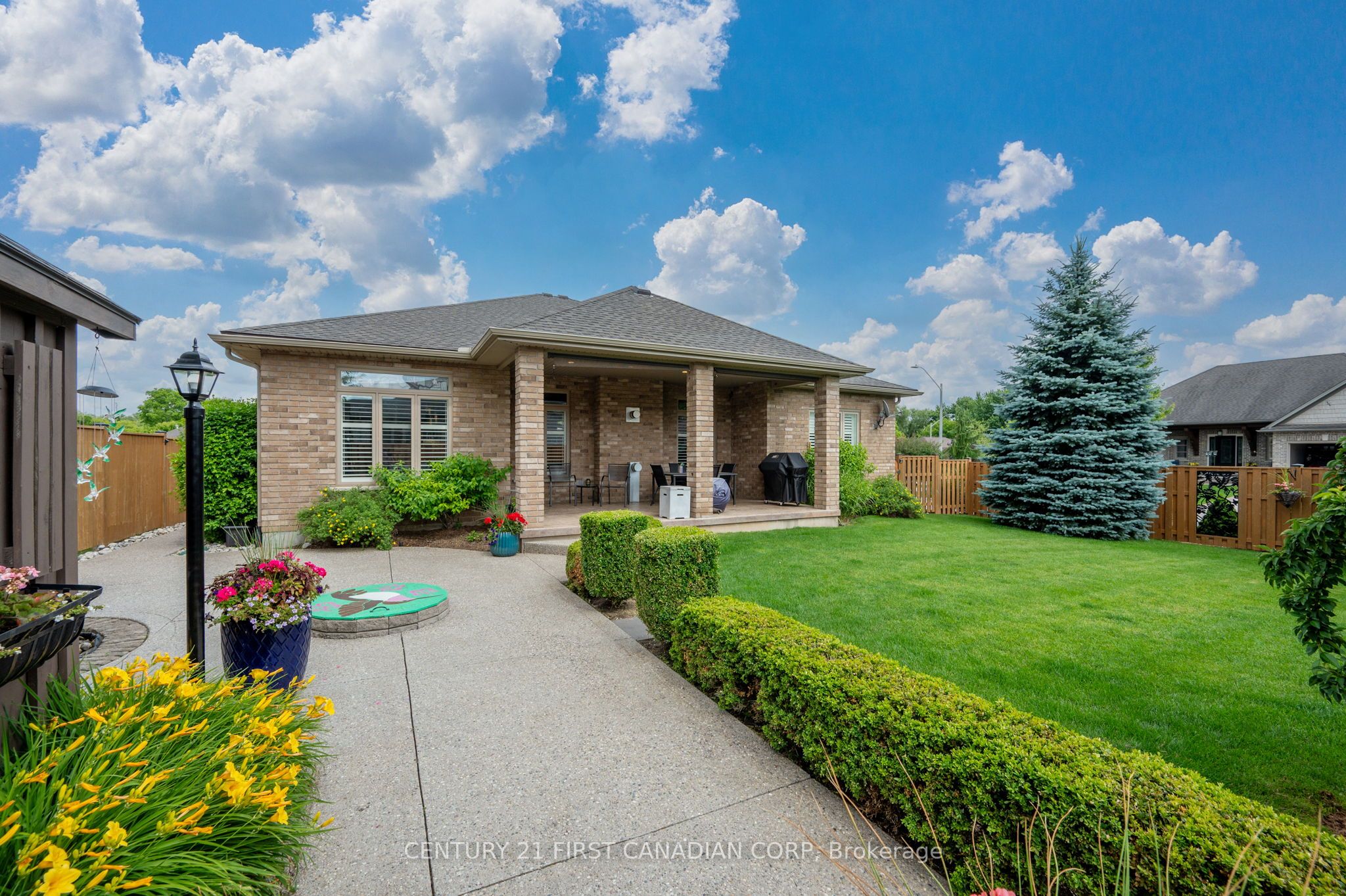 286 Dufferin Street Property Photo 45