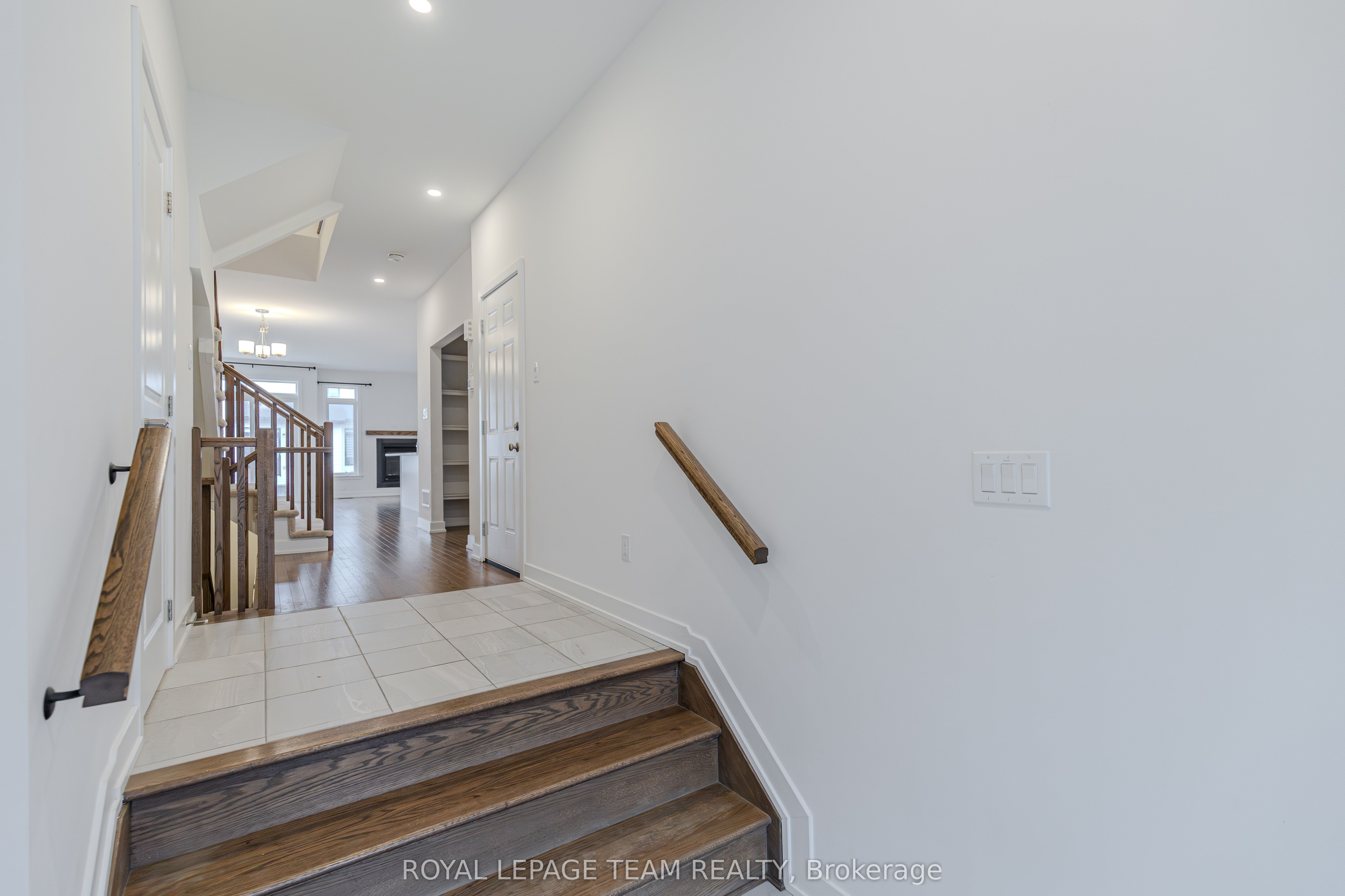 867 Anciano Crescent Property Photo 4