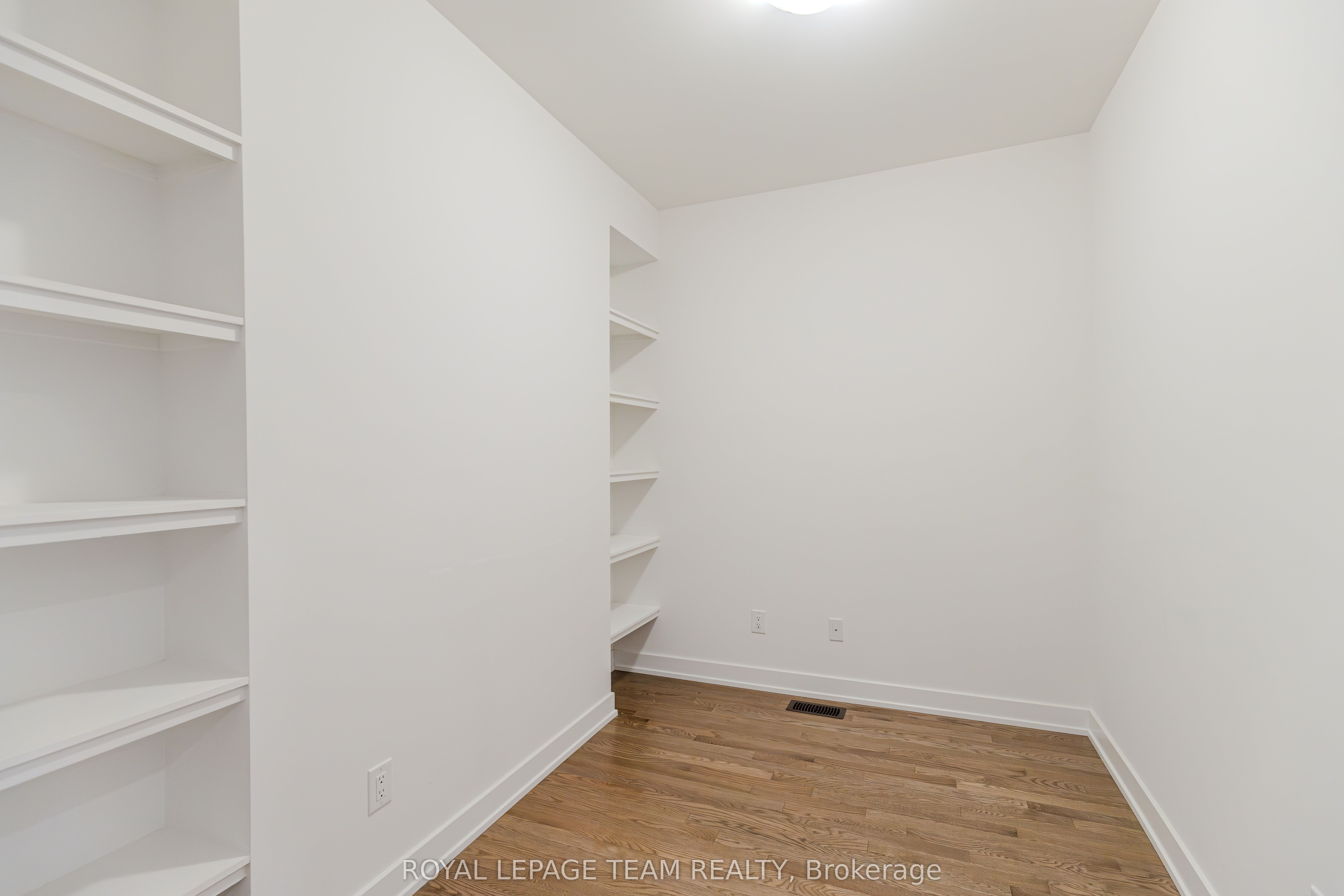 867 Anciano Crescent Property Photo 7