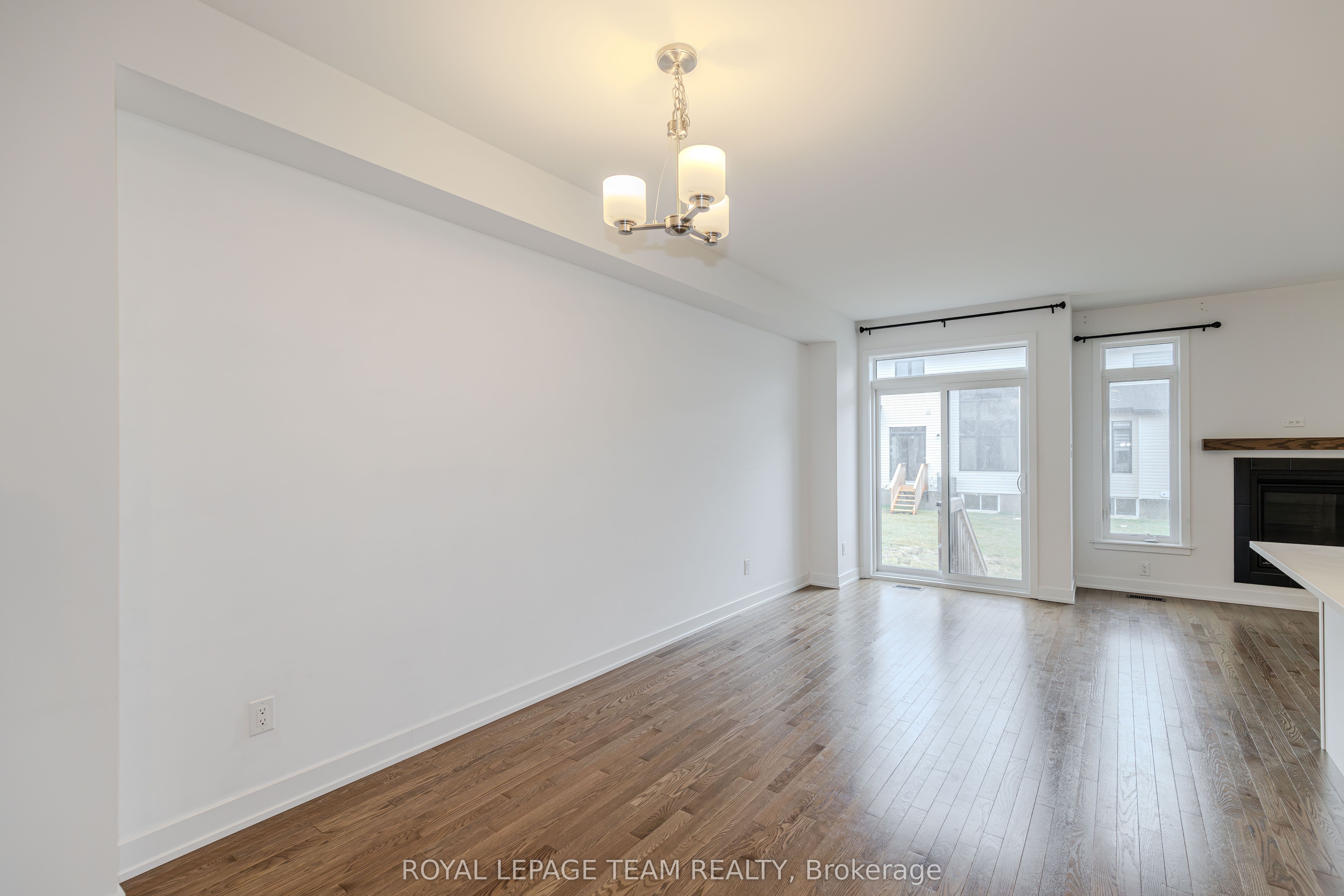 867 Anciano Crescent Property Photo 9
