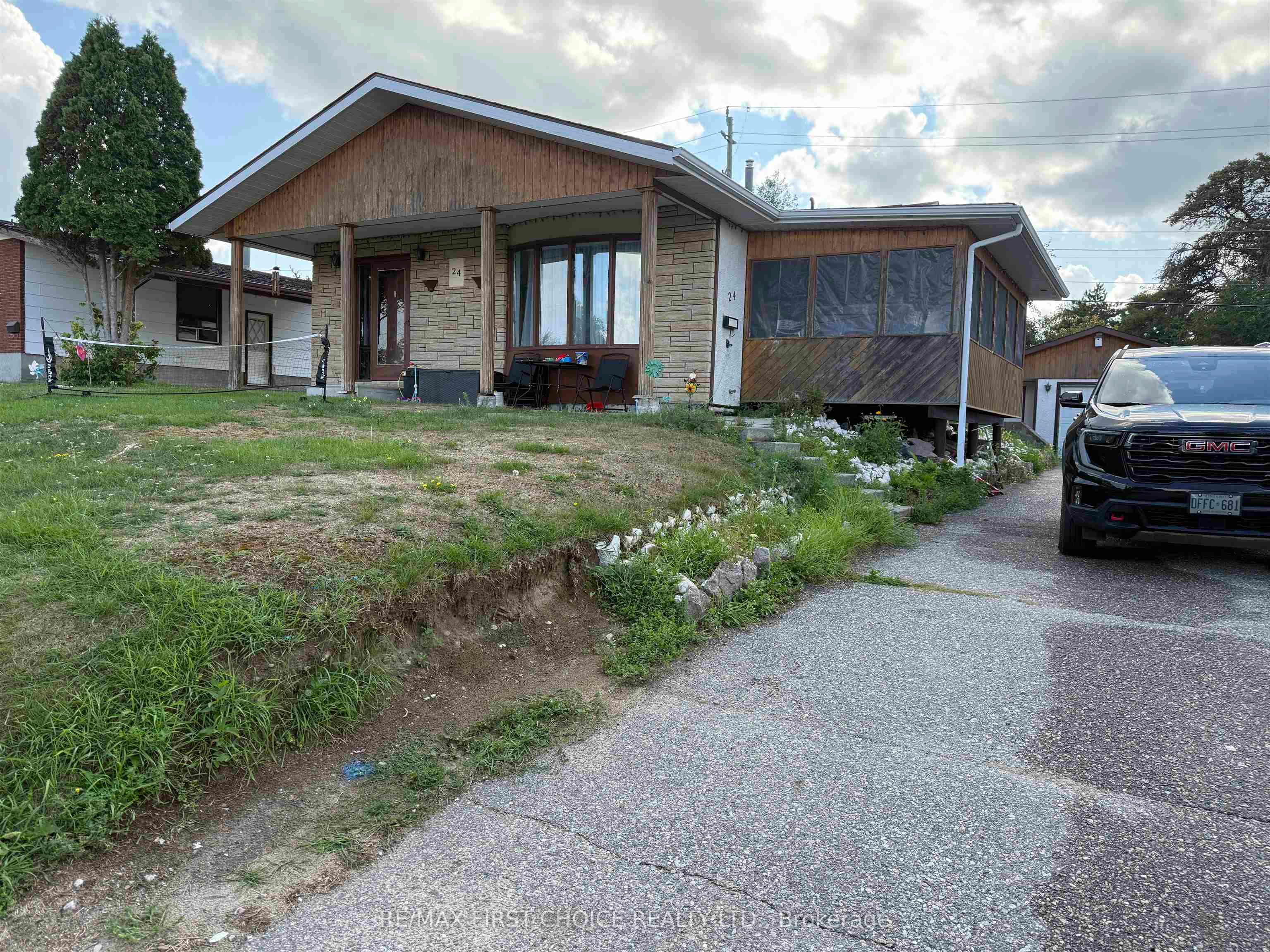 24 Elvis Avenue