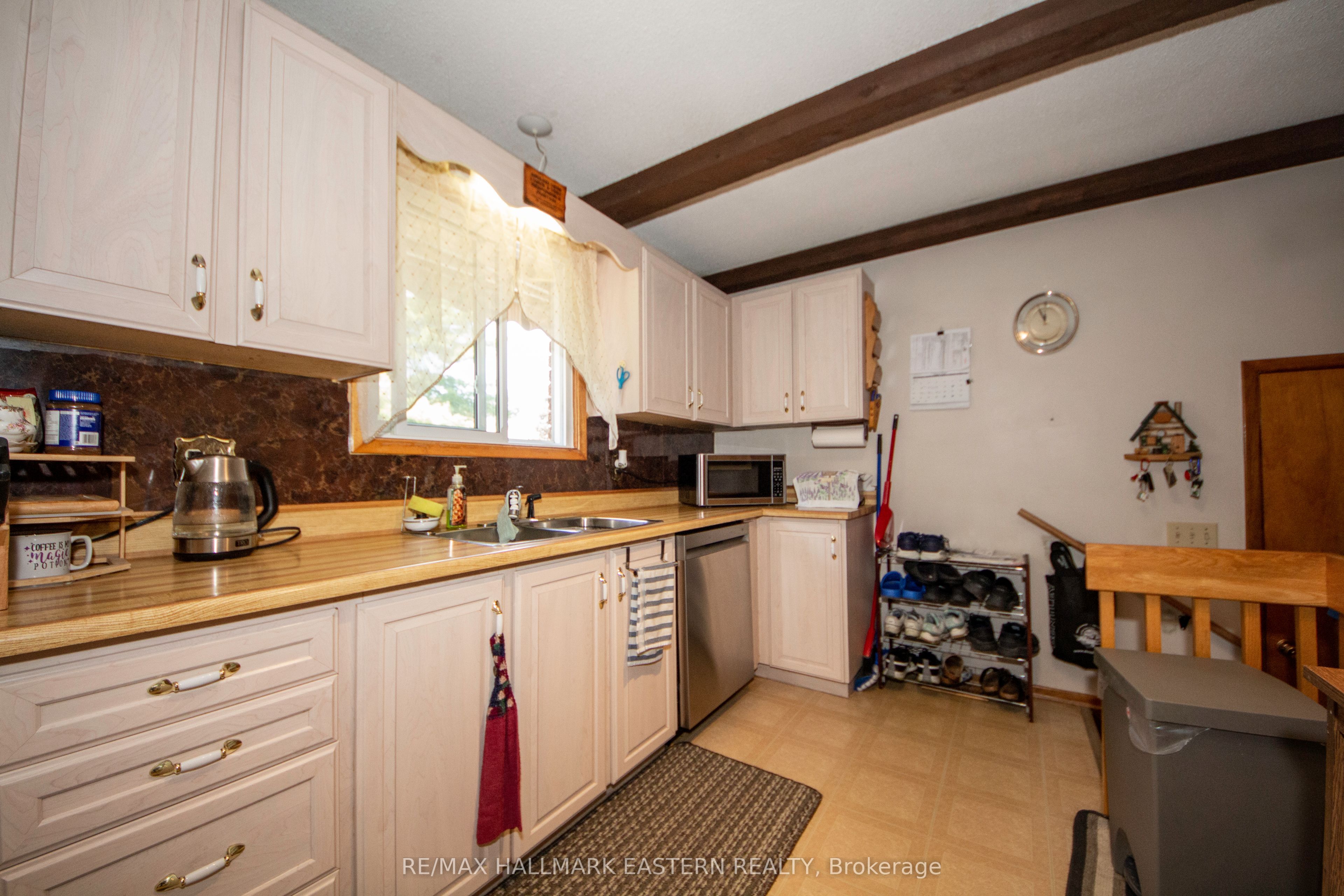 796 Maple Drive Property Photo 8