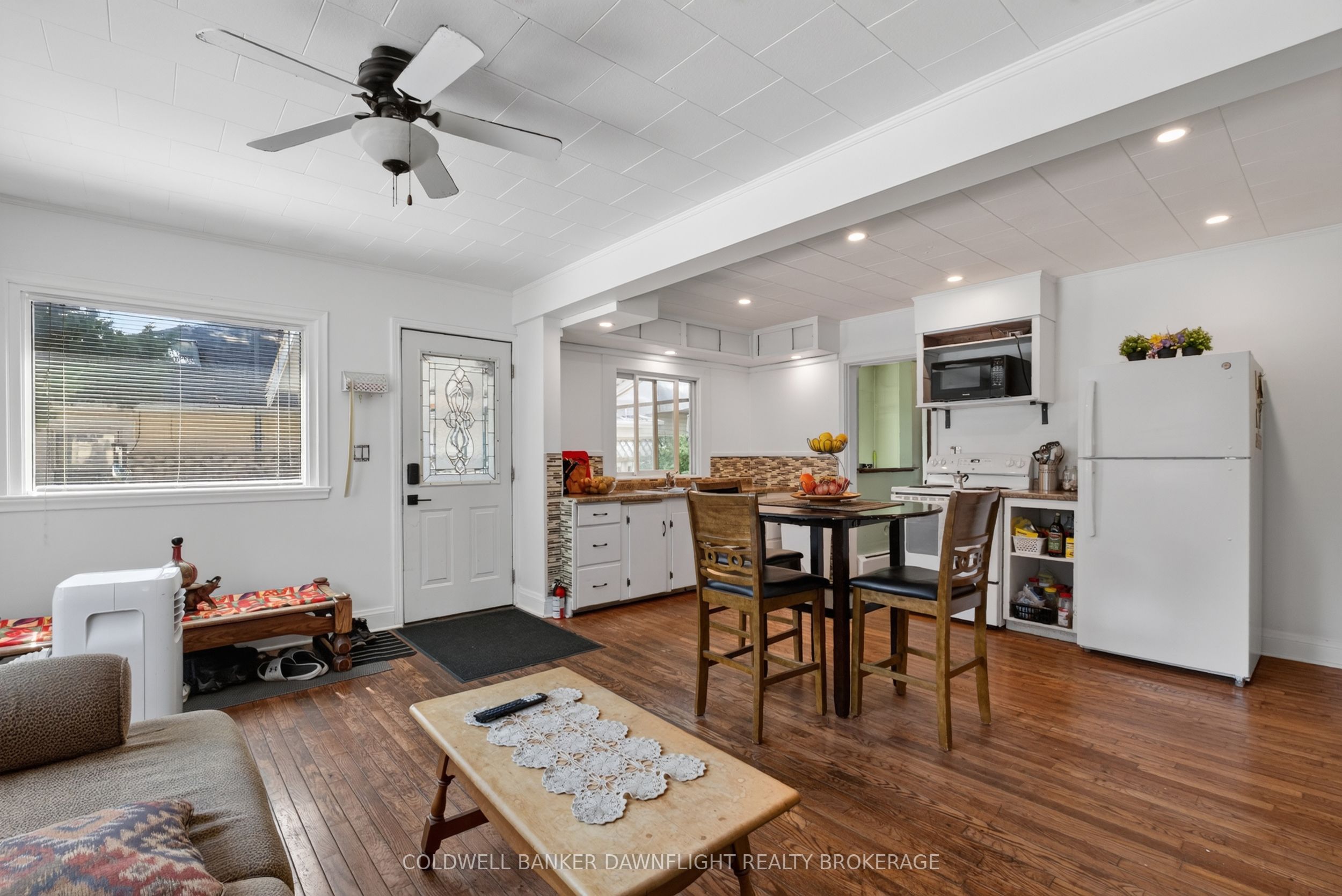 13 Warwick Avenue Property Photo 6