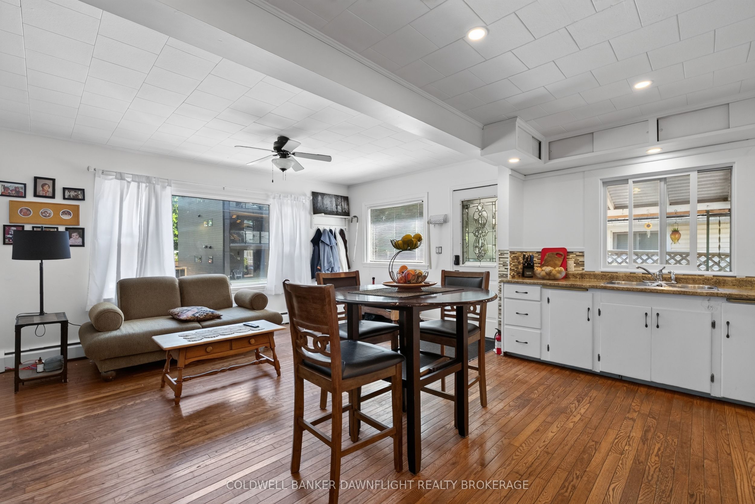 13 Warwick Avenue Property Photo 7