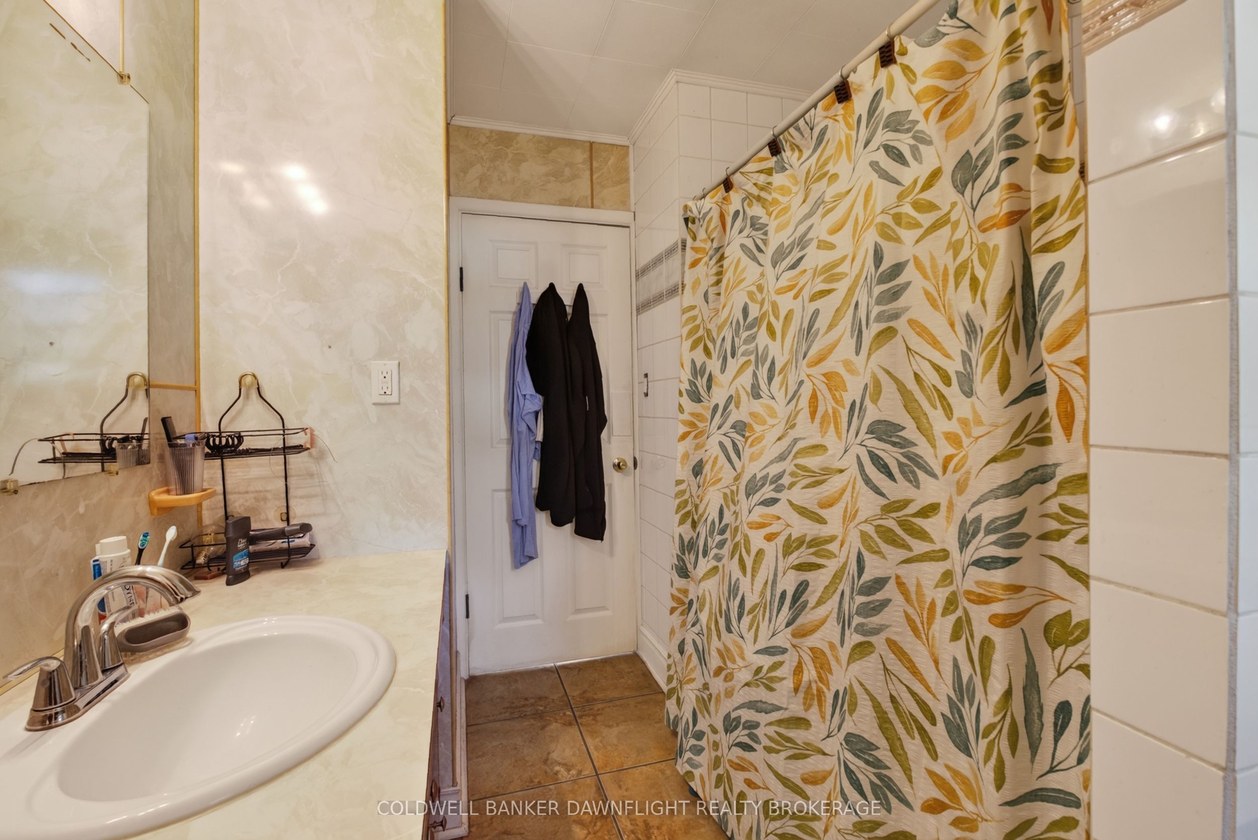 13 Warwick Avenue Property Photo 9