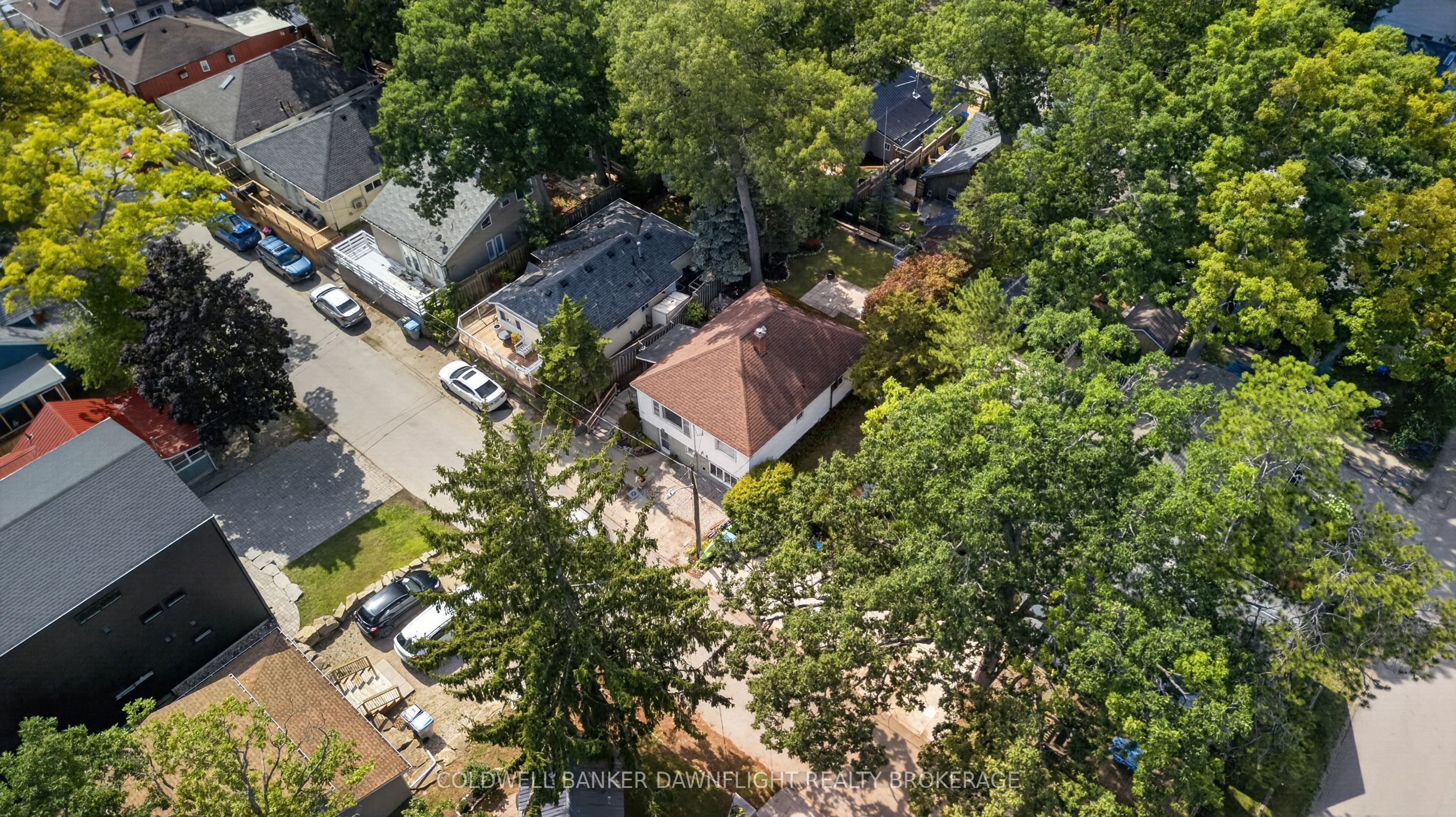 13 Warwick Avenue Property Photo 19