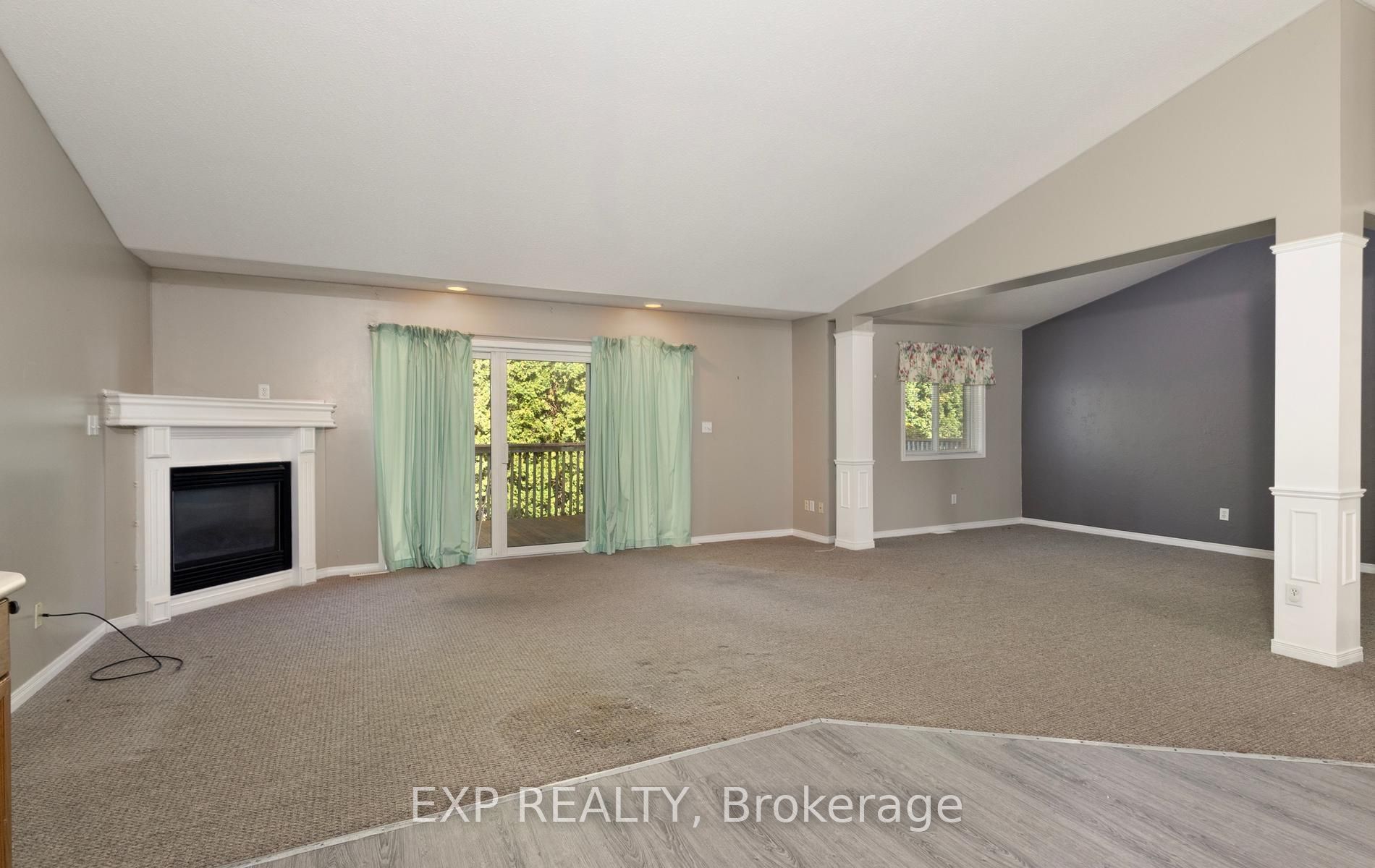1077 Hamilton Road 21 Property Photo 3