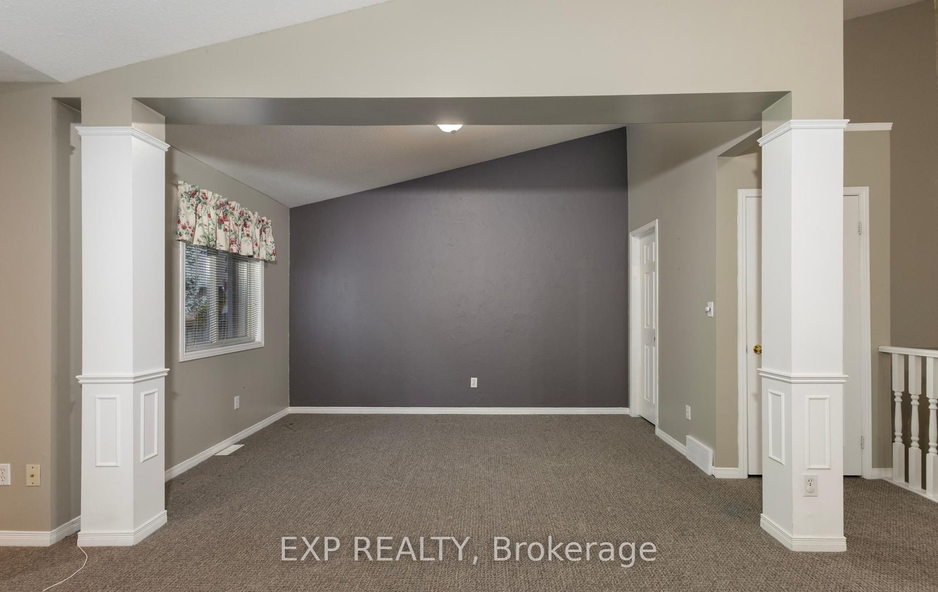 1077 Hamilton Road 21 Property Photo 10