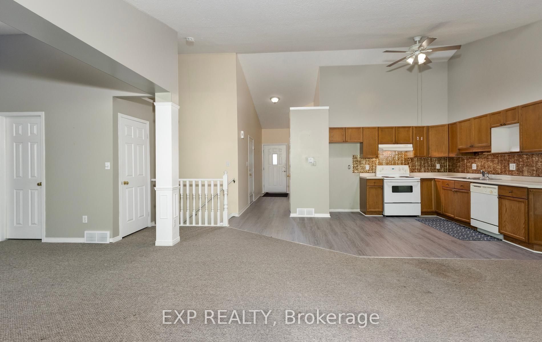 1077 Hamilton Road 21 Property Photo 11