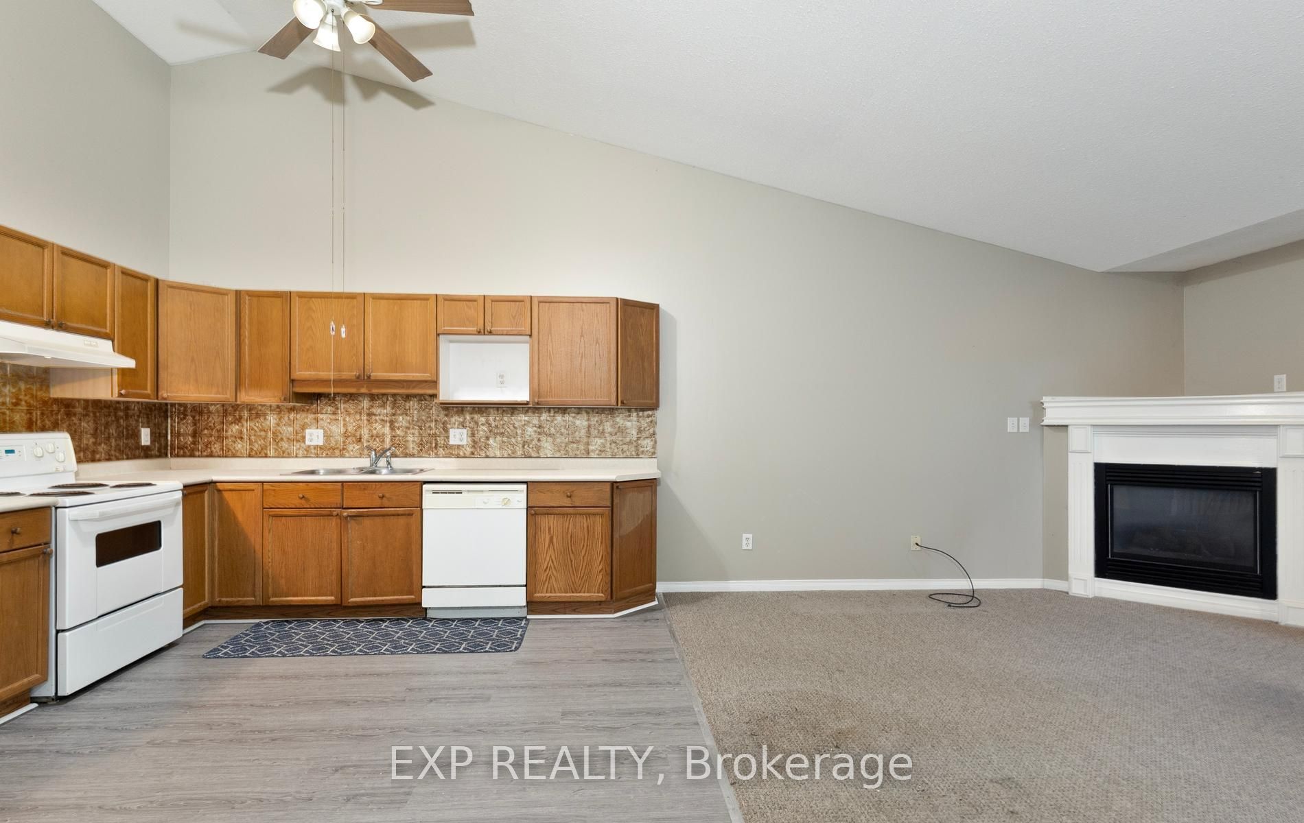 1077 Hamilton Road 21 Property Photo 13