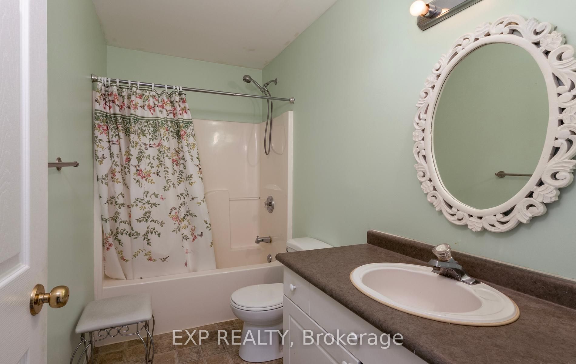 1077 Hamilton Road 21 Property Photo 17