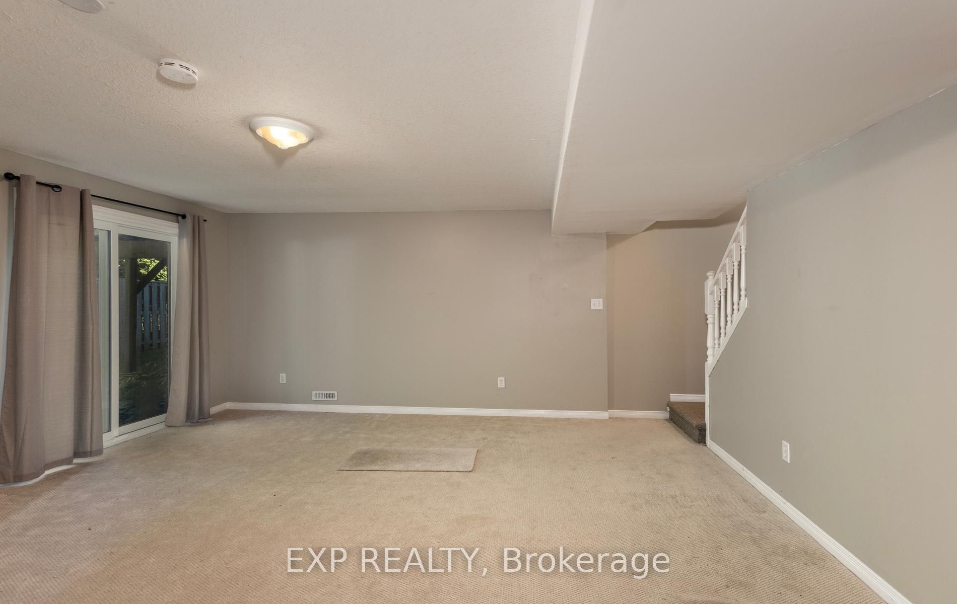 1077 Hamilton Road 21 Property Photo 23