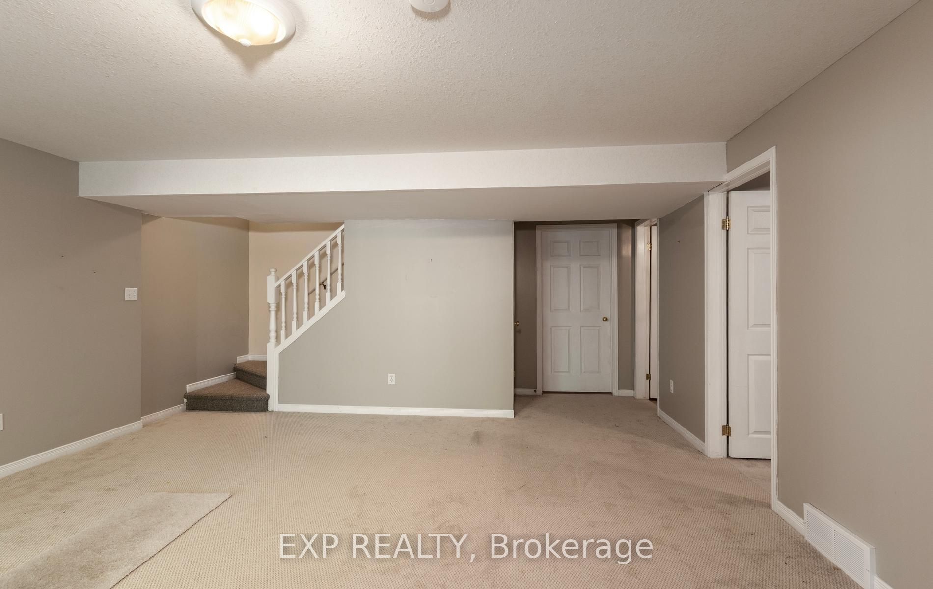 1077 Hamilton Road 21 Property Photo 25