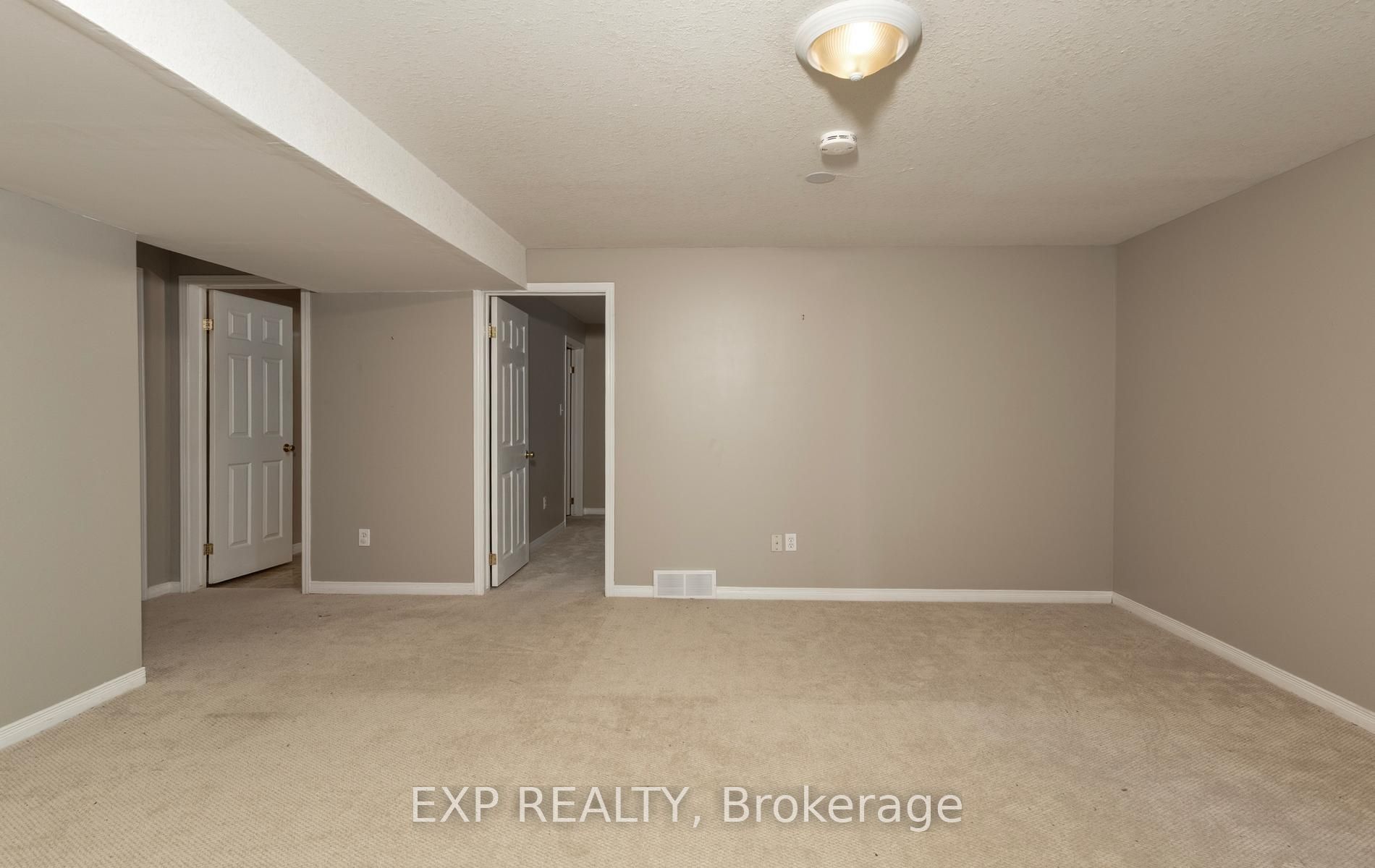 1077 Hamilton Road 21 Property Photo 26