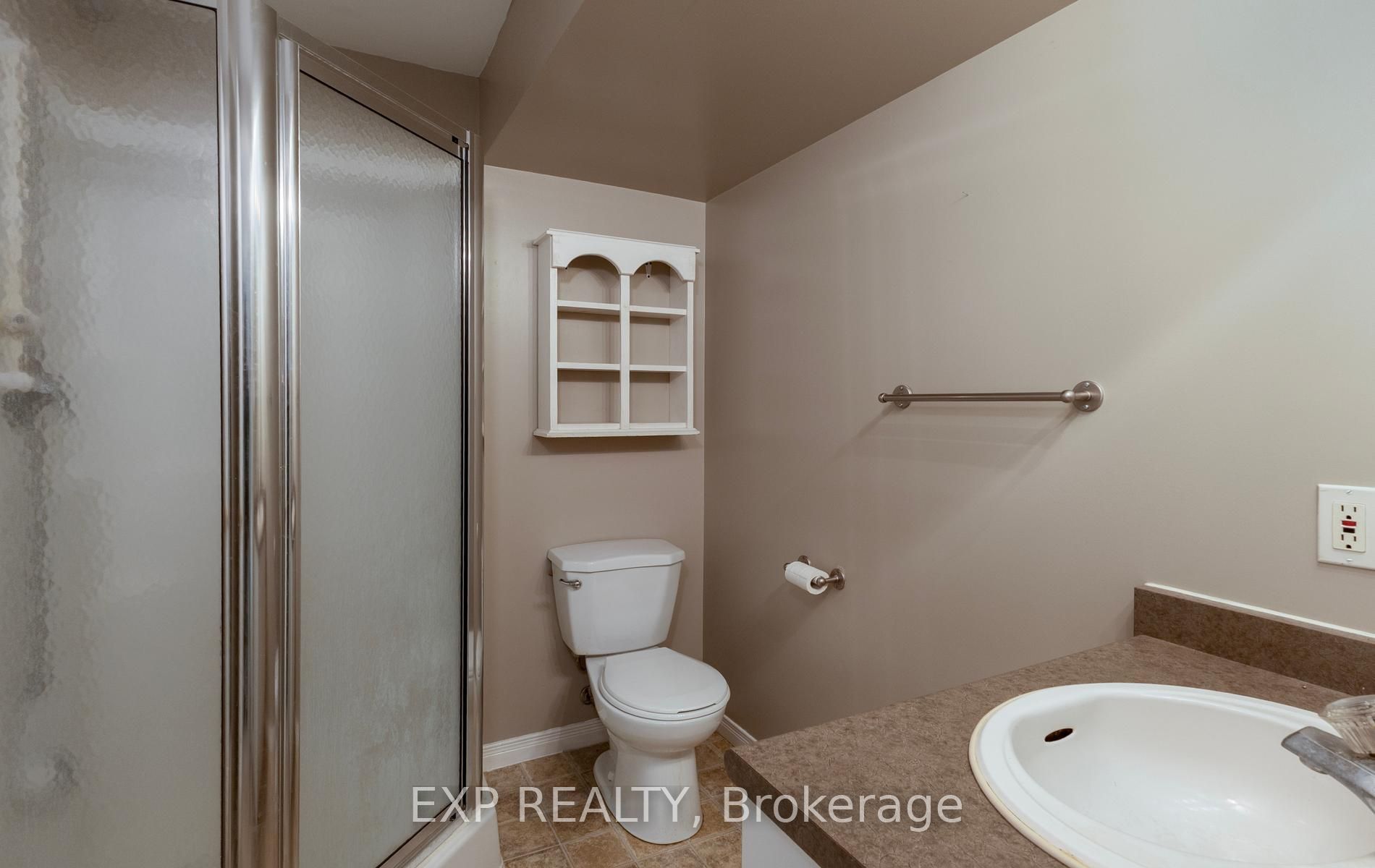 1077 Hamilton Road 21 Property Photo 30