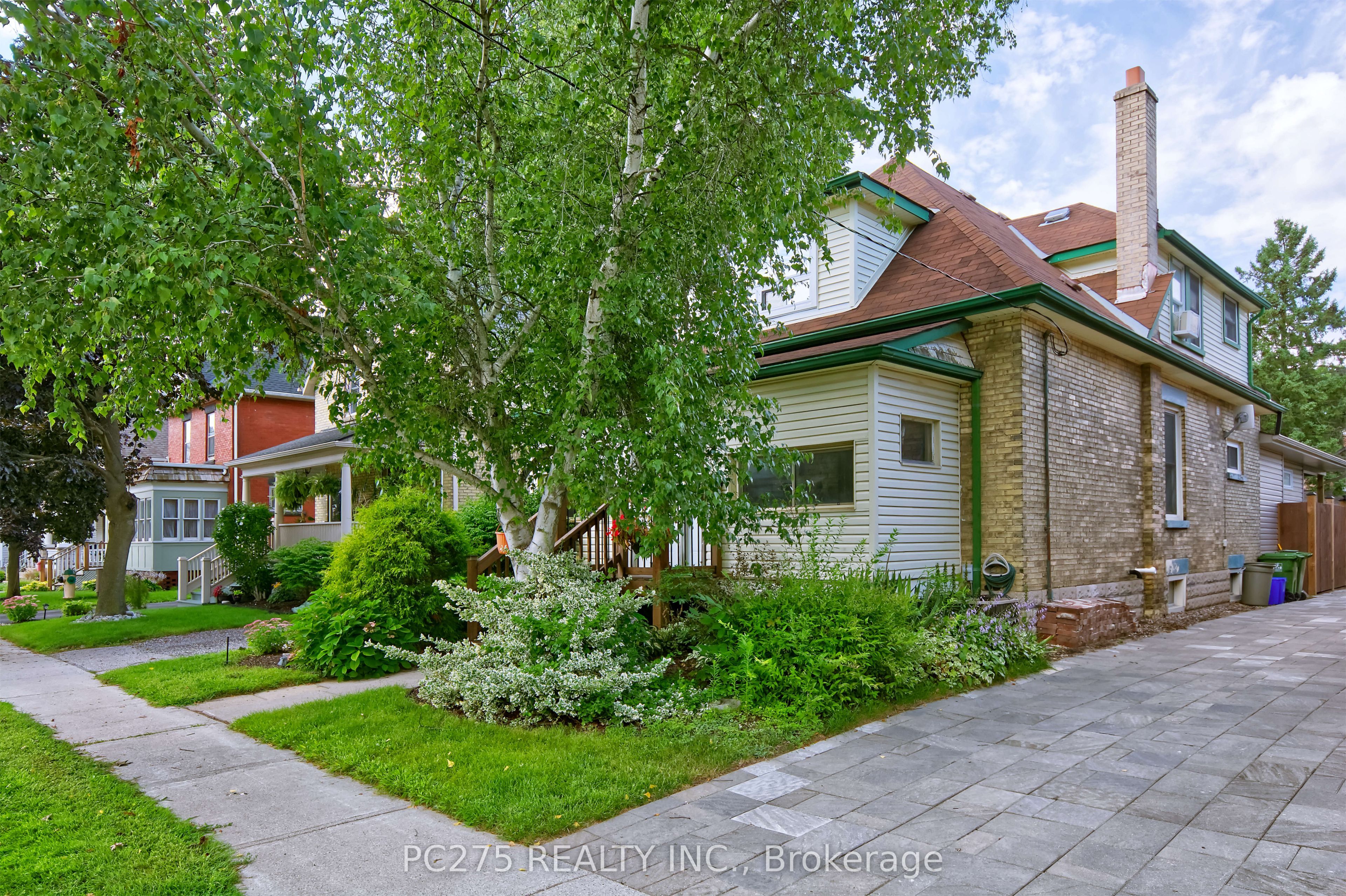 20 Maple Street Property Photo 3