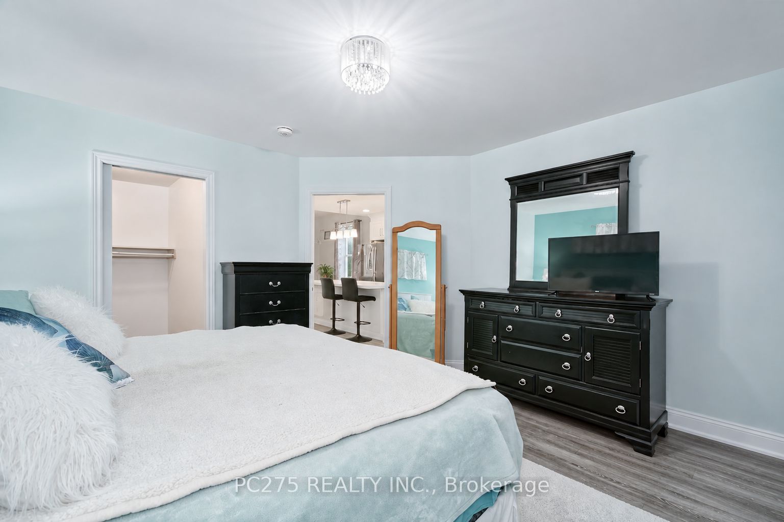20 Maple Street Property Photo 27