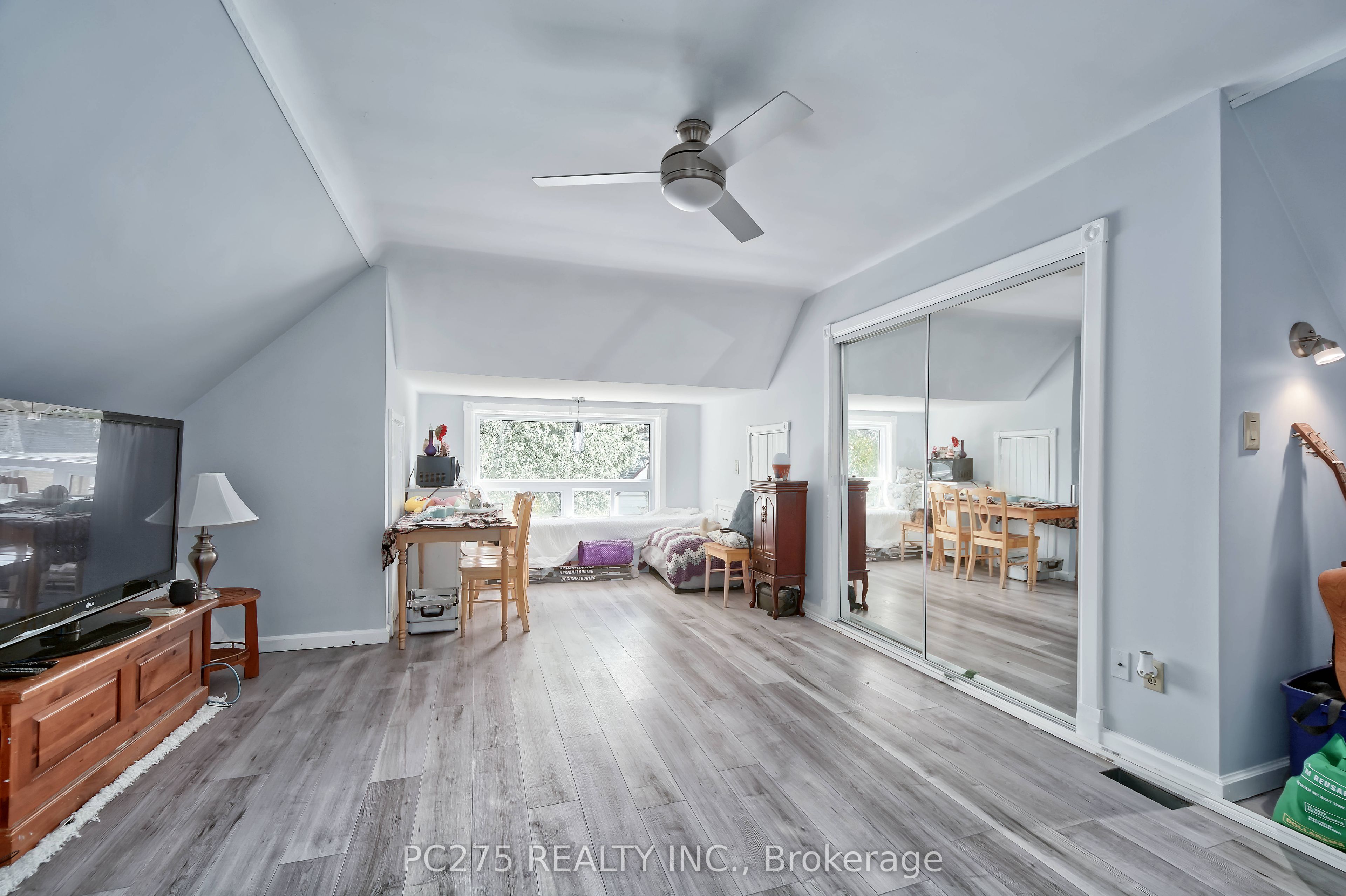 20 Maple Street Property Photo 28