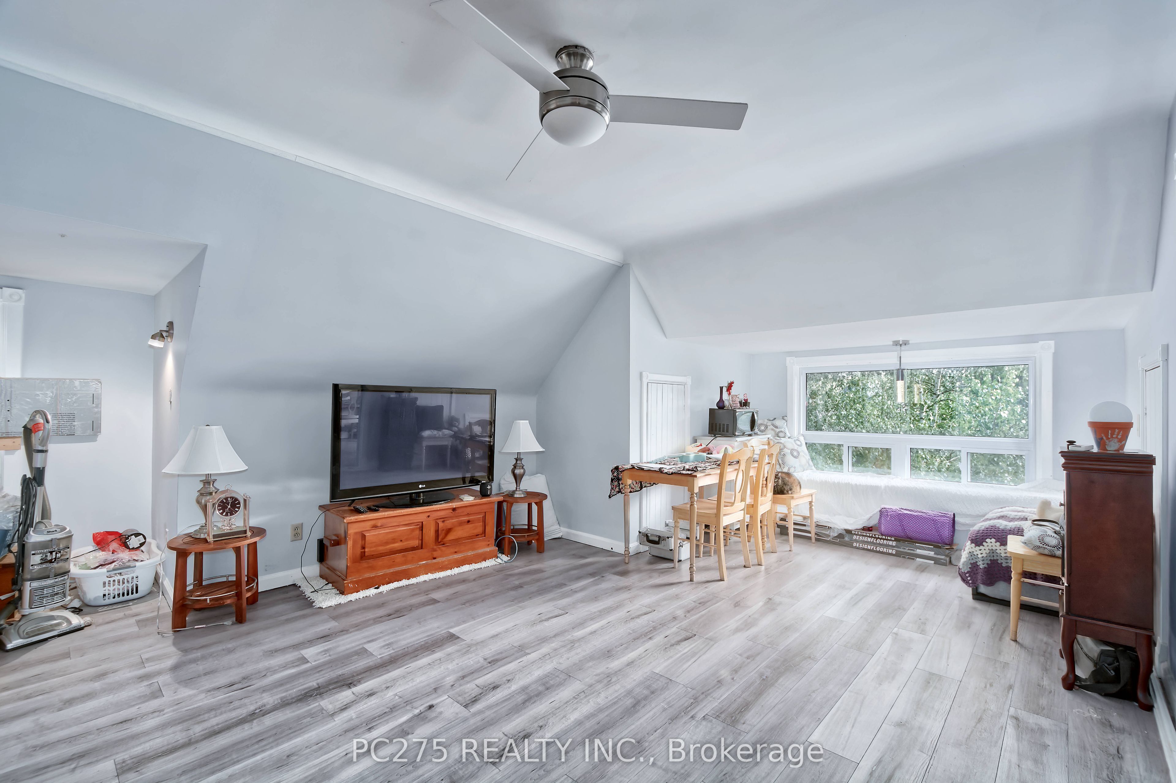 20 Maple Street Property Photo 29