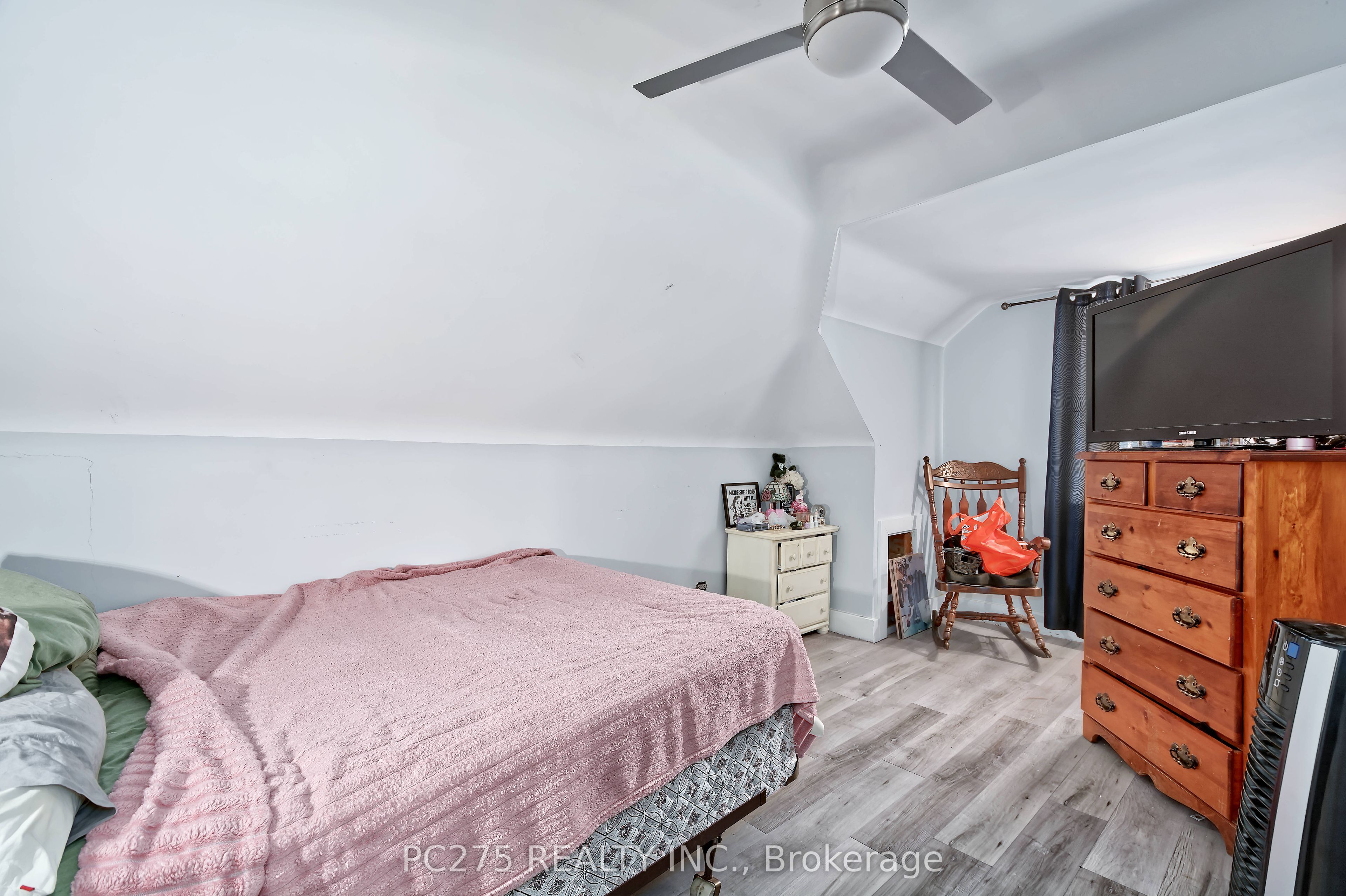 20 Maple Street Property Photo 31