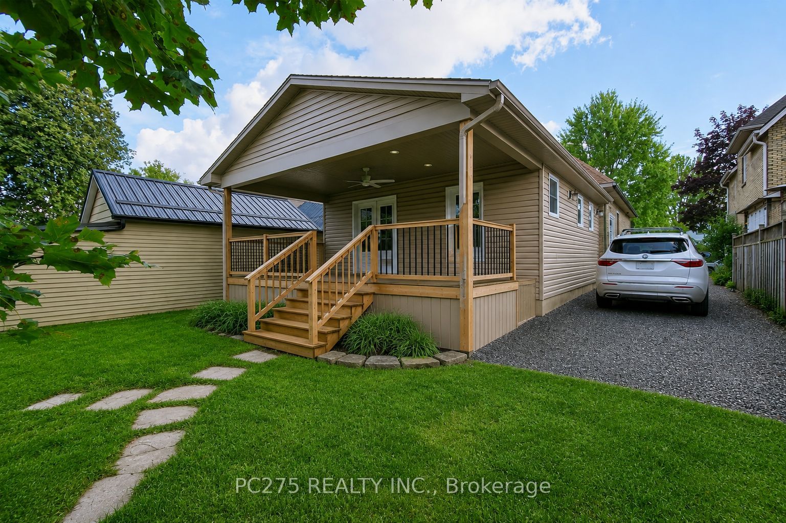 20 Maple Street Property Photo 40