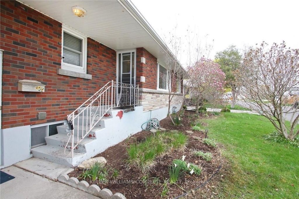 6 Myrtle Avenue Upper Property Photo 2