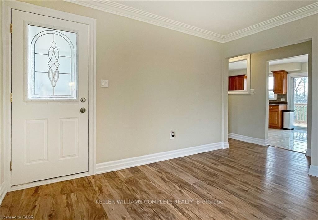 6 Myrtle Avenue Upper Property Photo 3