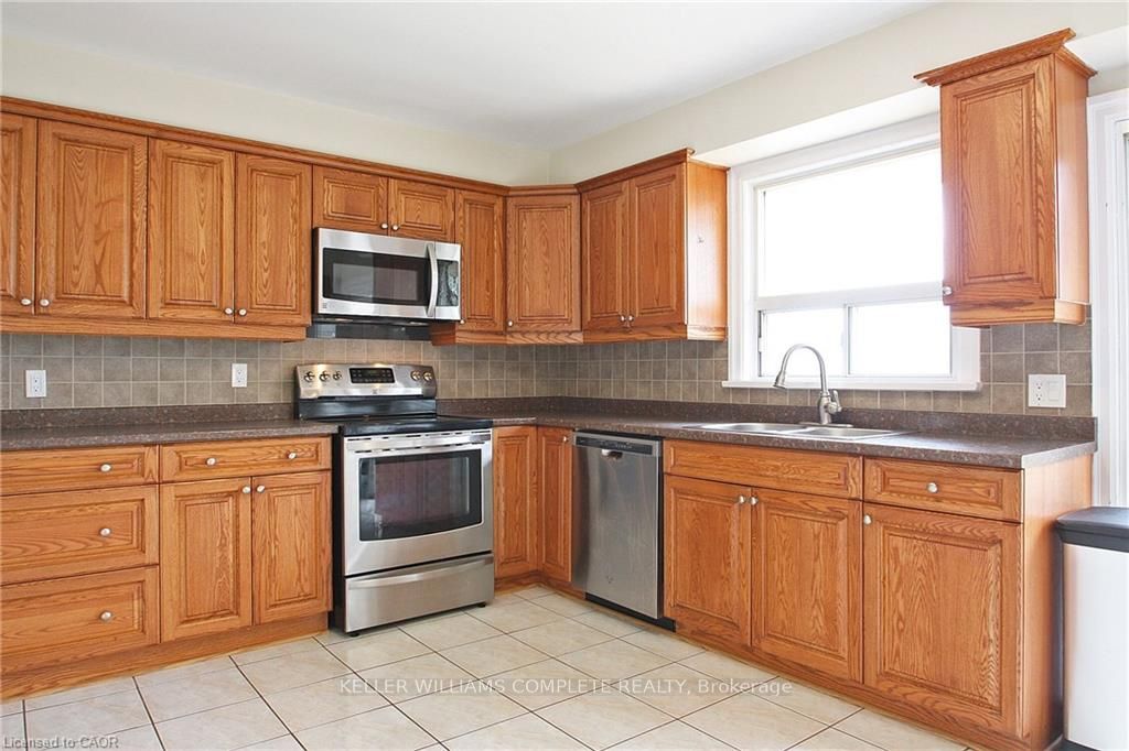 6 Myrtle Avenue Upper Property Photo 7