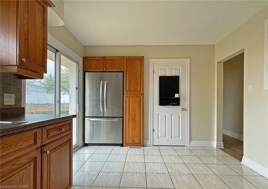 6 Myrtle Avenue Upper Property Photo 9