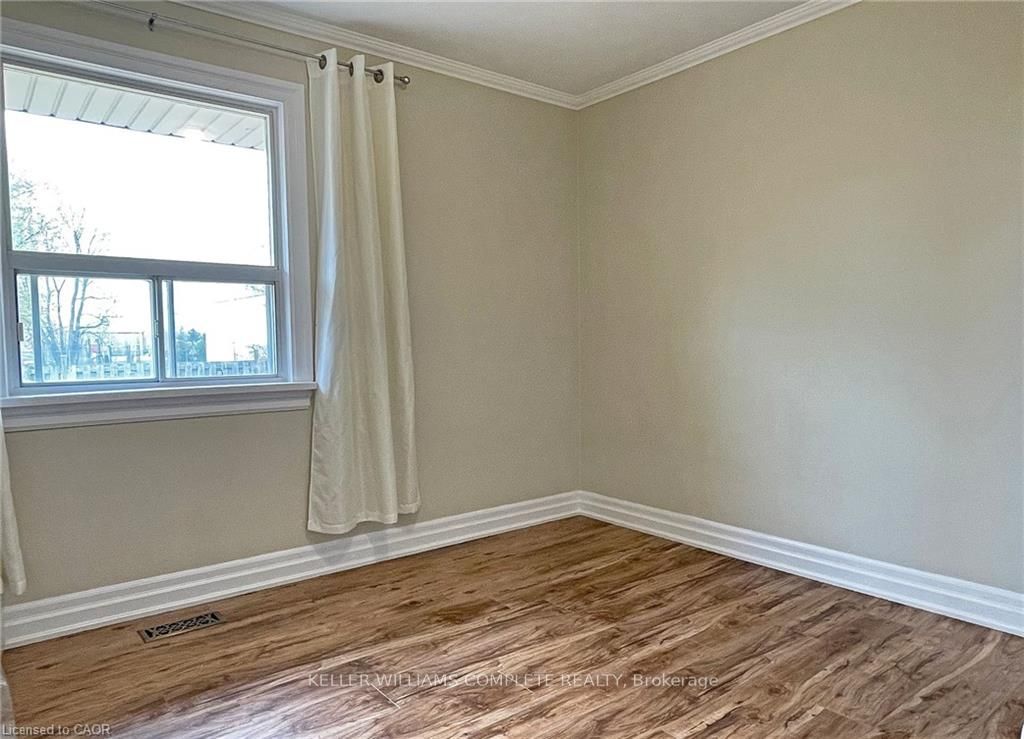 6 Myrtle Avenue Upper Property Photo 12