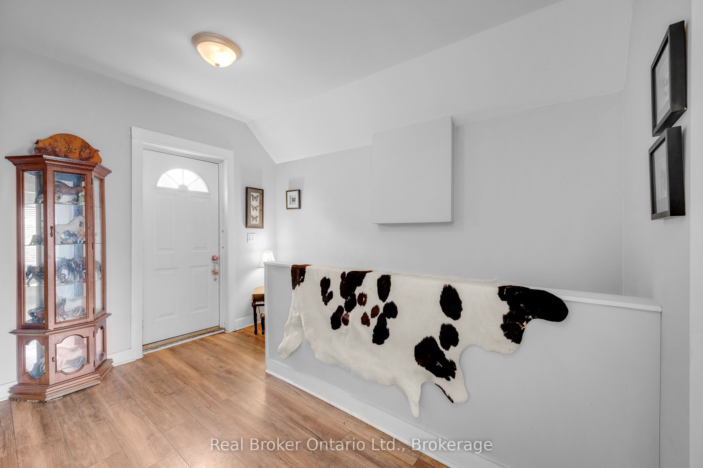 466 Cannon Street E Property Photo 16
