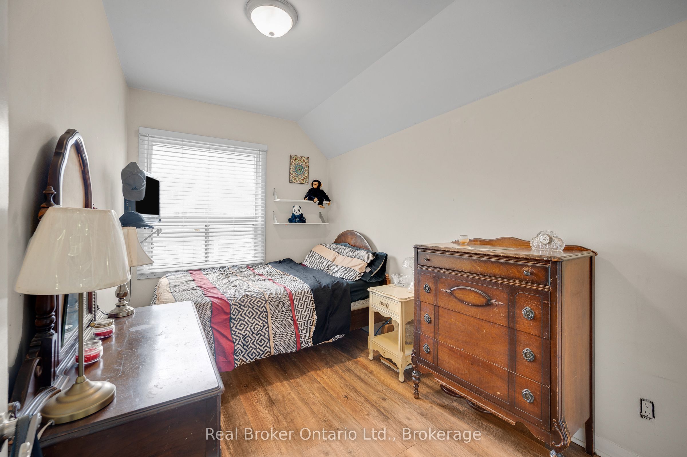 466 Cannon Street E Property Photo 21