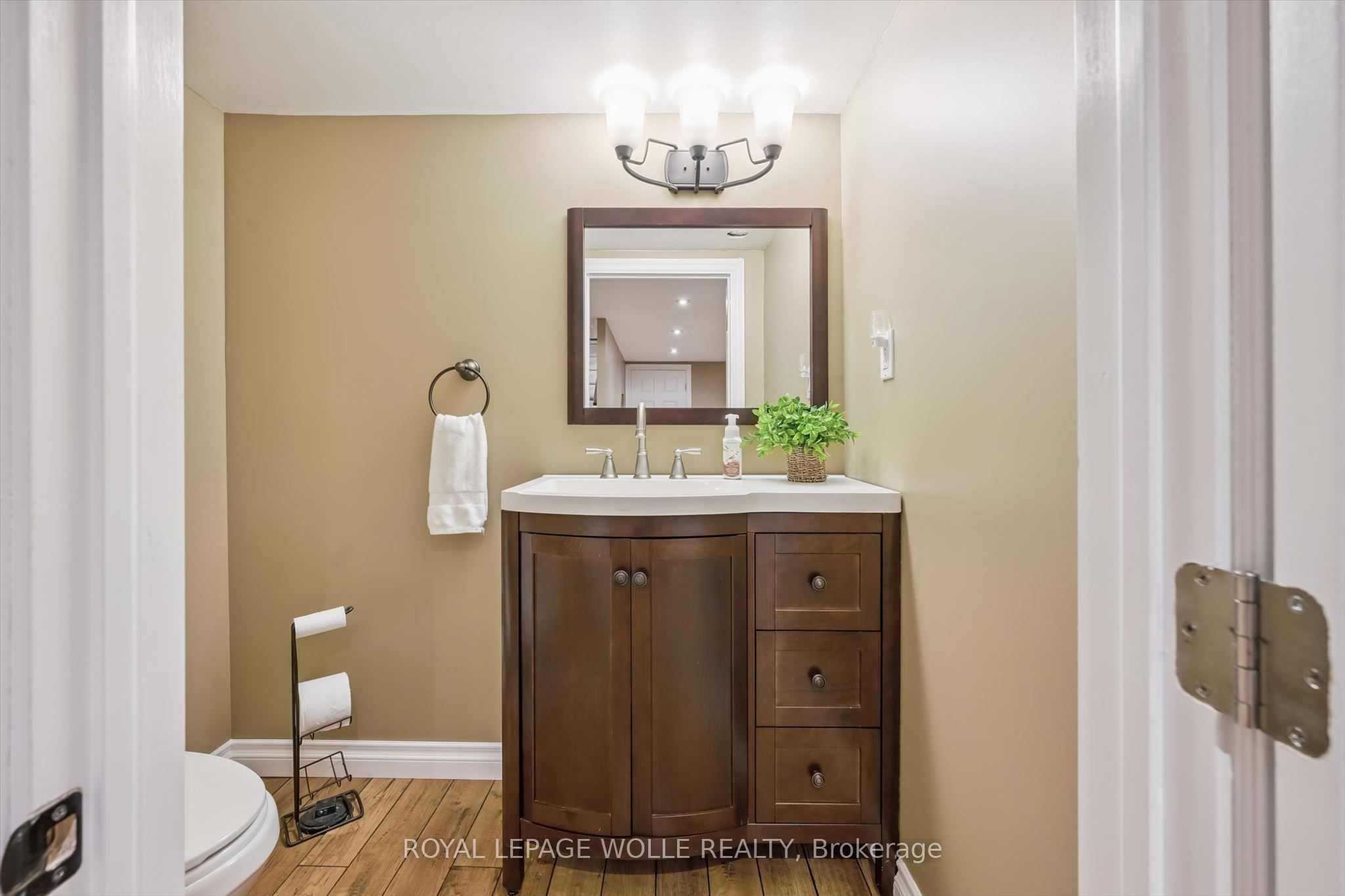 460 Parkview Crescent Property Photo 22