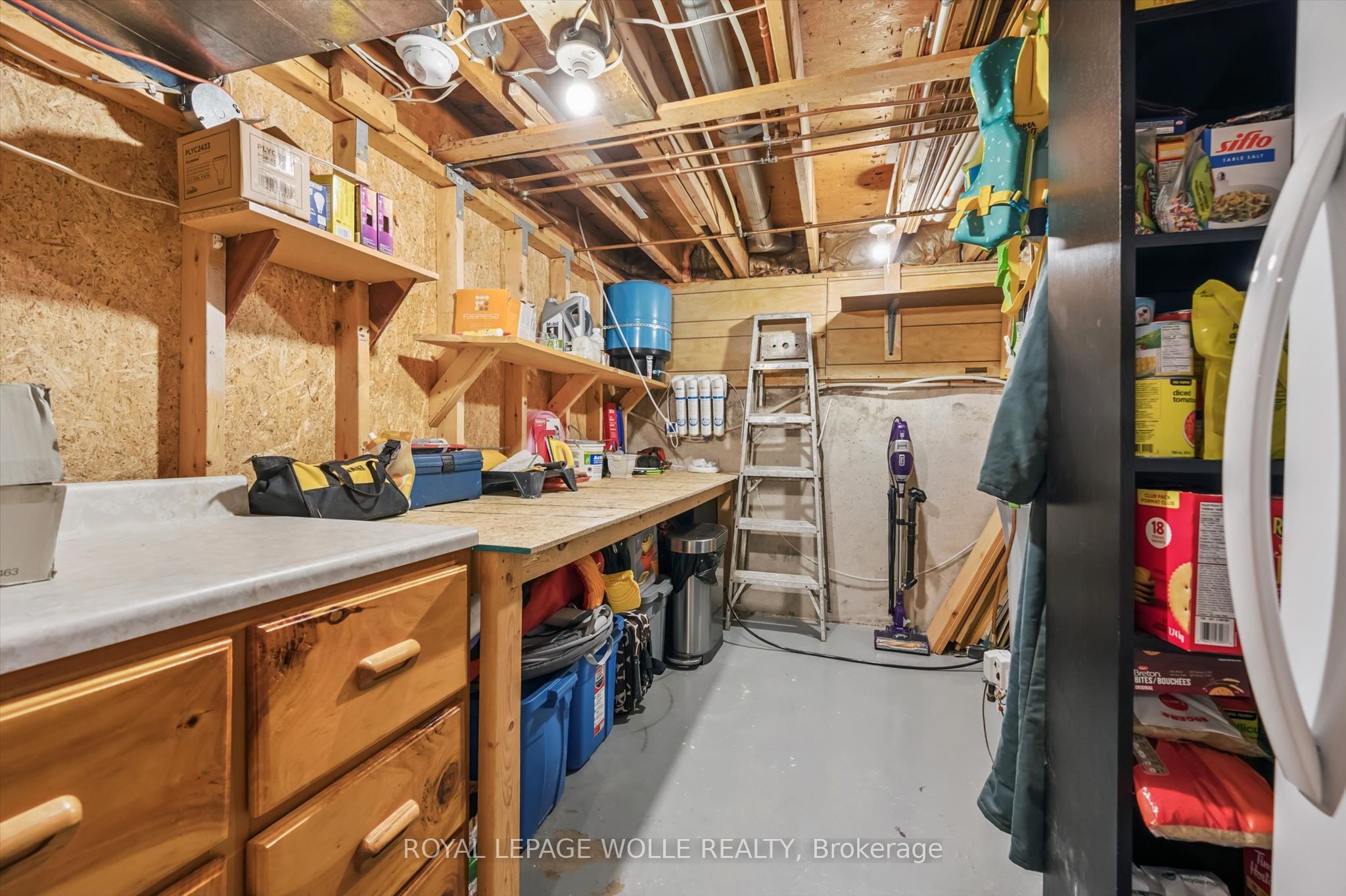 460 Parkview Crescent Property Photo 23