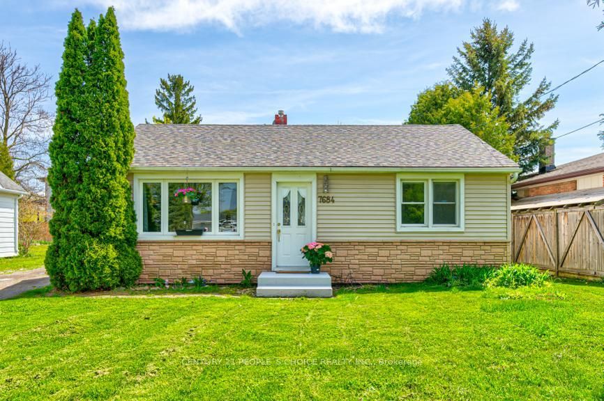 7684 Badger Road Property Photo 1