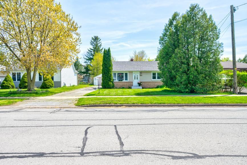7684 Badger Road Property Photo 3