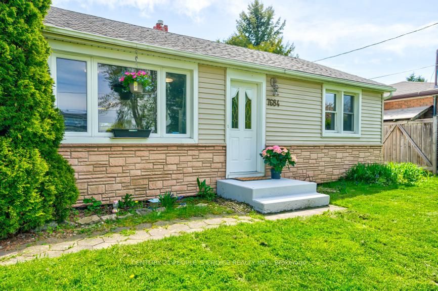 7684 Badger Road Property Photo 6