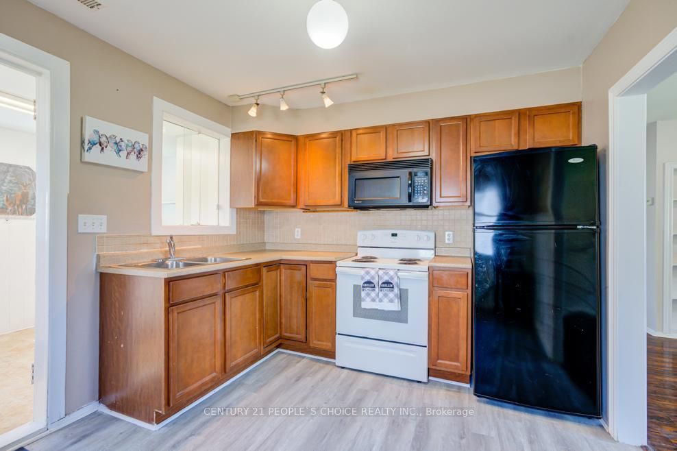 7684 Badger Road Property Photo 10