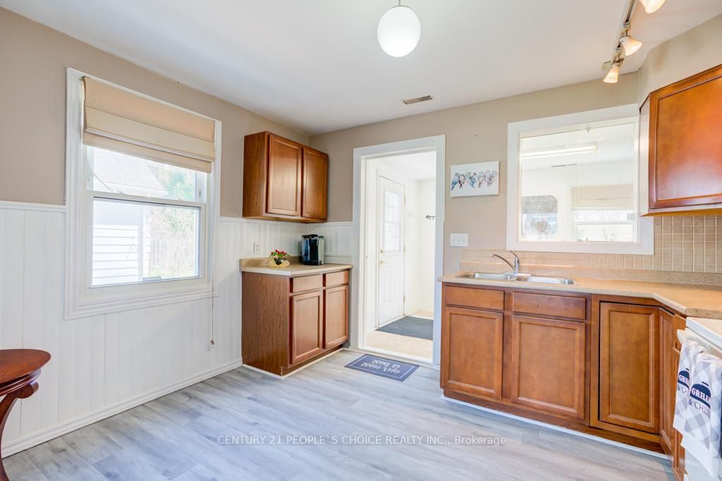 7684 Badger Road Property Photo 11