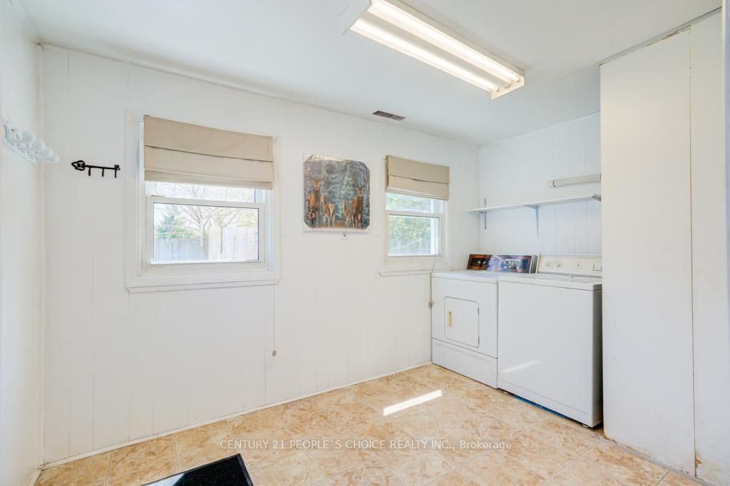 7684 Badger Road Property Photo 18