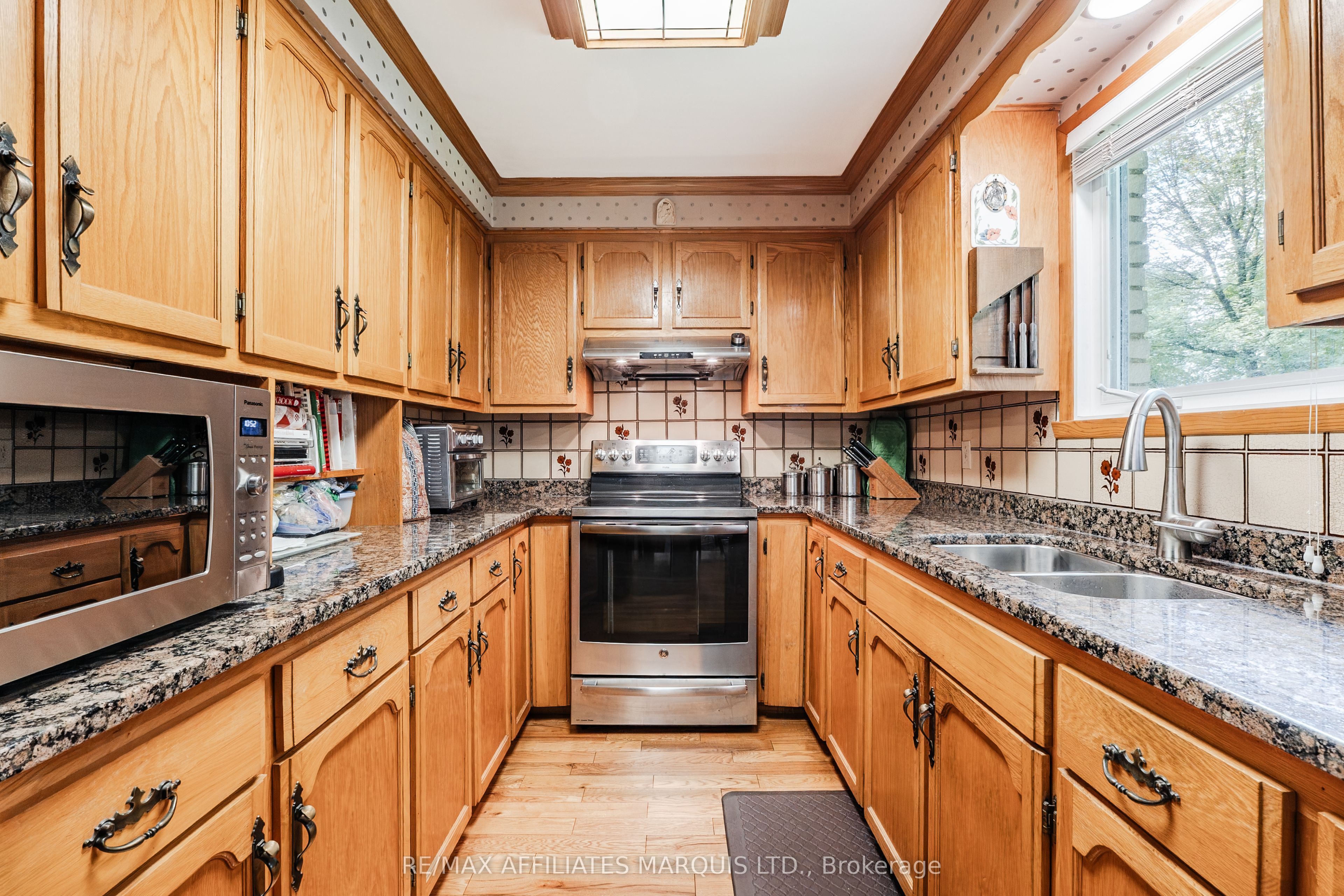 645 Dundas Crescent Property Photo 15