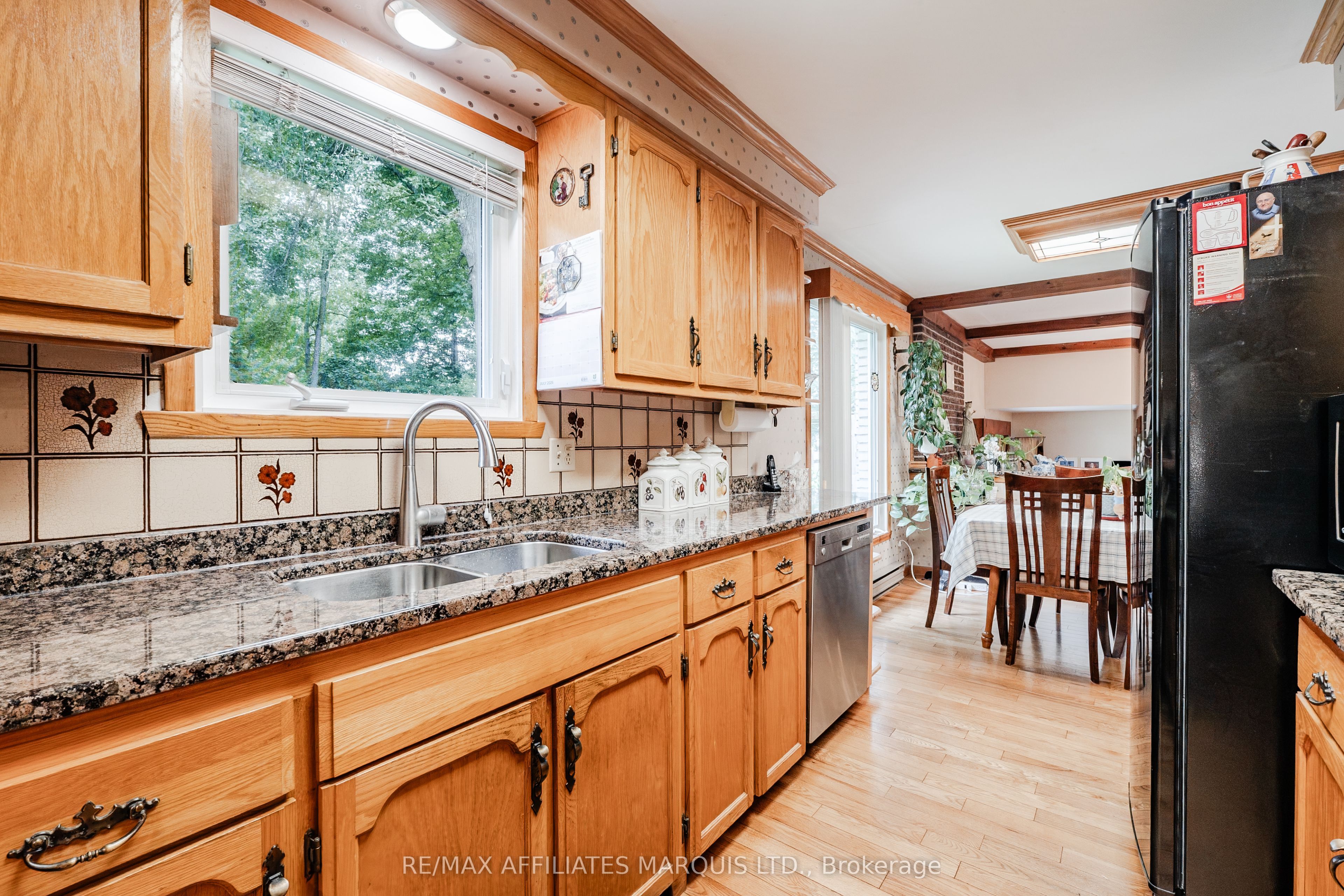 645 Dundas Crescent Property Photo 17