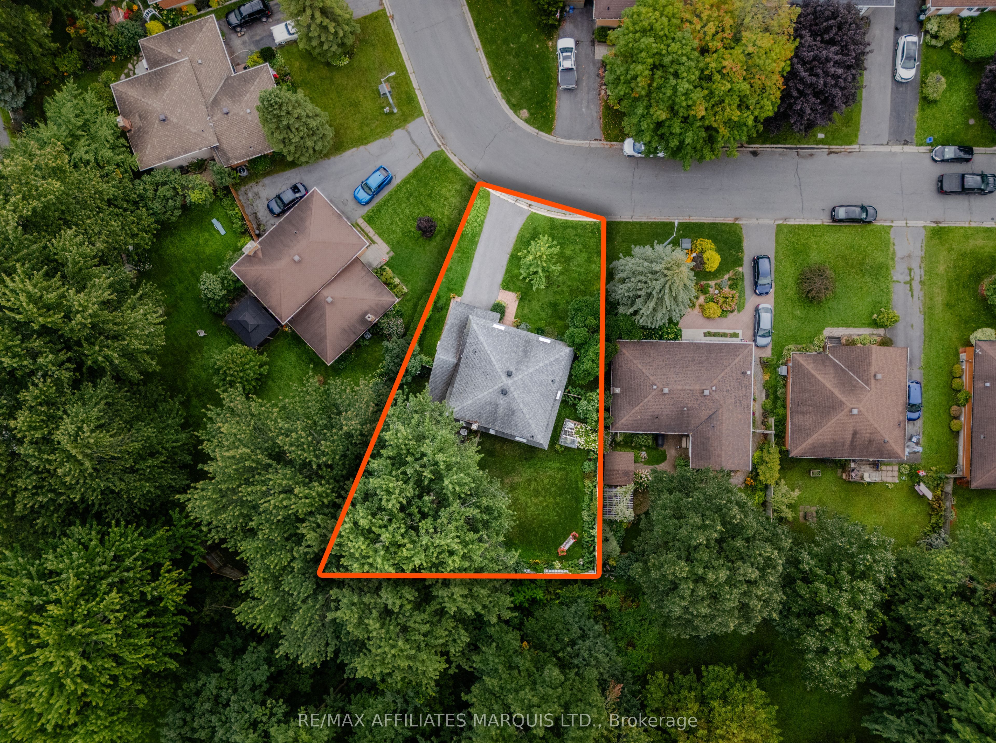645 Dundas Crescent Property Photo 40