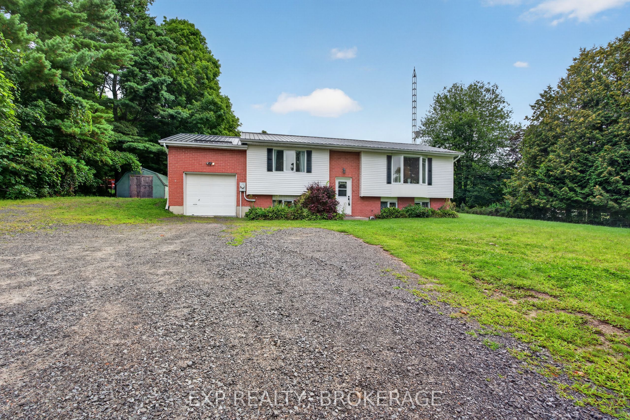 9009 Perth Road Property Photo 1