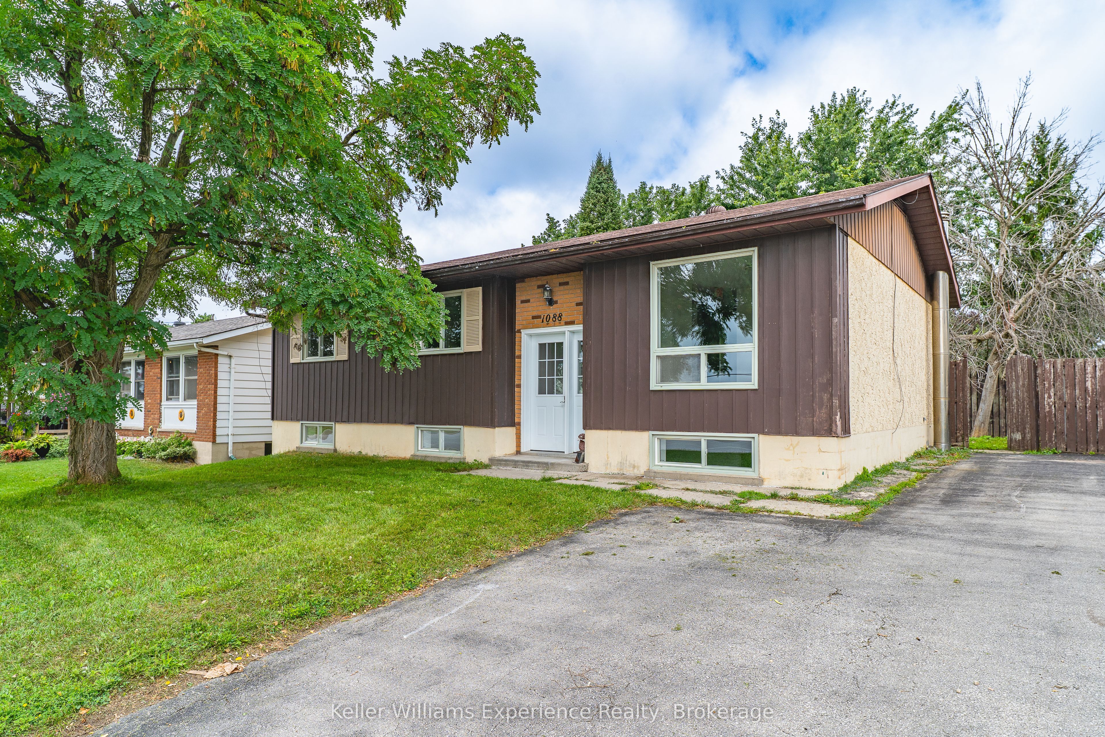 1088 8th Street E Property Photo 2