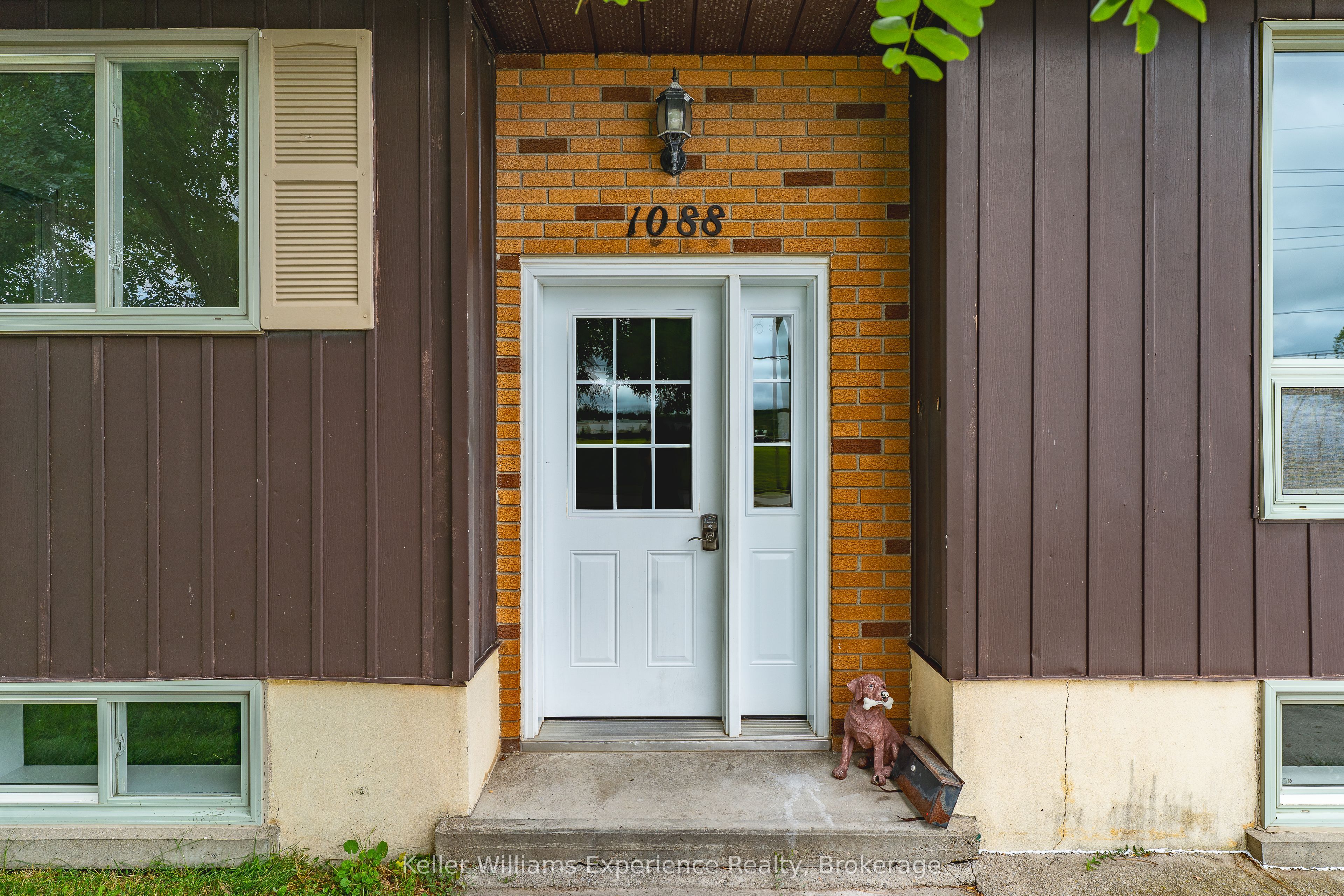 1088 8th Street E Property Photo 4