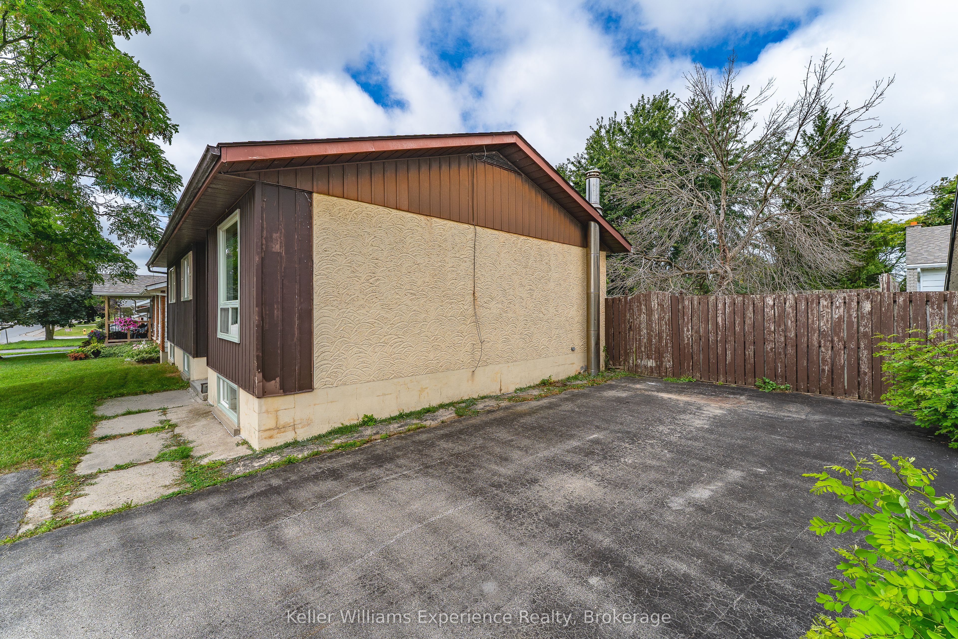 1088 8th Street E Property Photo 37