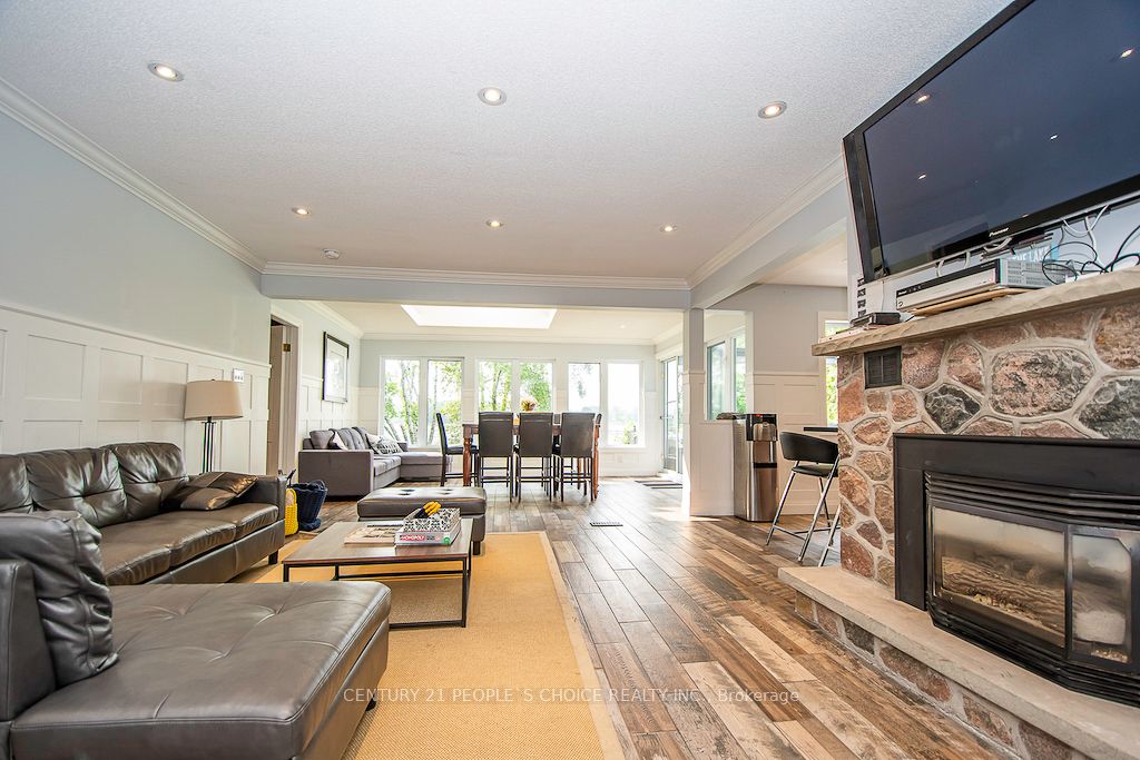 3 Lakeshore Boulevard Property Photo 6