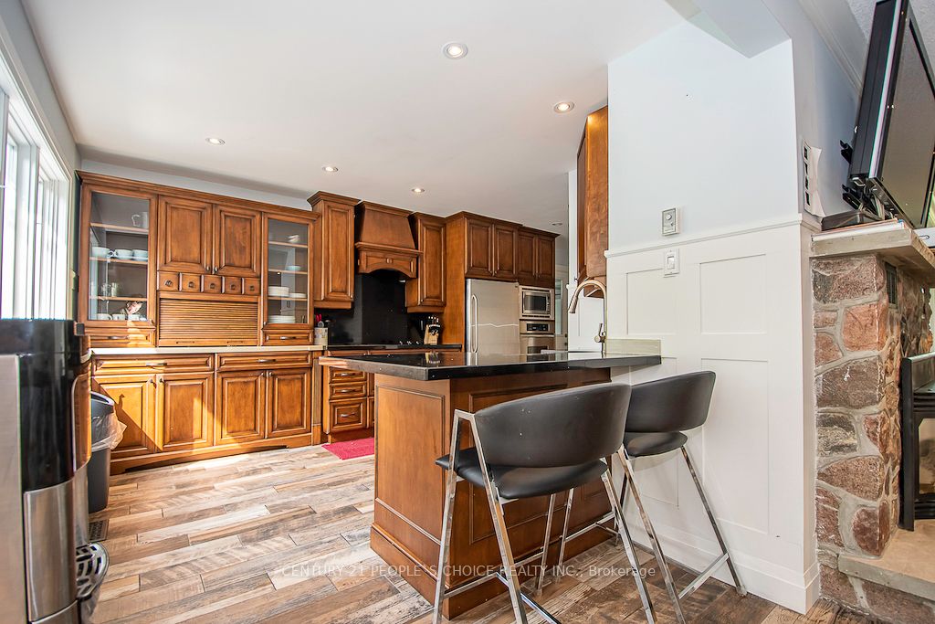 3 Lakeshore Boulevard Property Photo 12