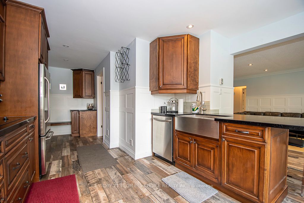 3 Lakeshore Boulevard Property Photo 14
